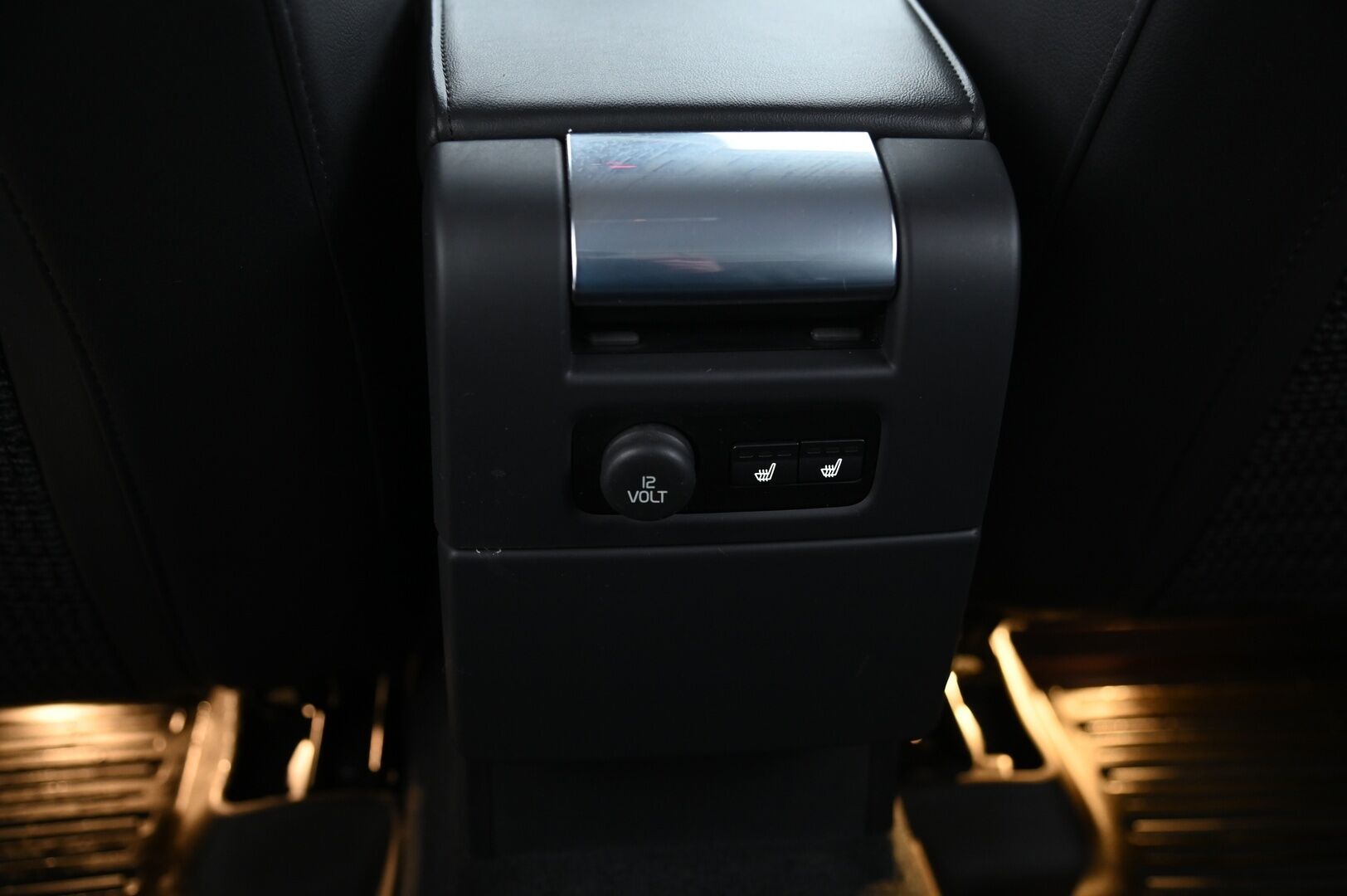 Volvo XC70 2016 D4 AWD Summum Edition aut*Adapt.vakkari / Muistipenkki / Webasto / Blis / Koukku / Navi* - 2x Volvo Alut / Hihna tehty 08/2025 / Hyvä huoltohistoria