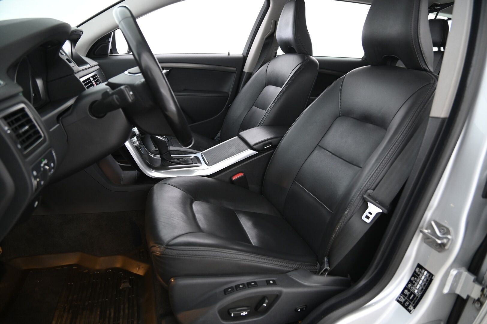 Volvo XC70 2016 D4 AWD Summum Edition aut*Adapt.vakkari / Muistipenkki / Webasto / Blis / Koukku / Navi* - 2x Volvo Alut / Hihna tehty 08/2025 / Hyvä huoltohistoria