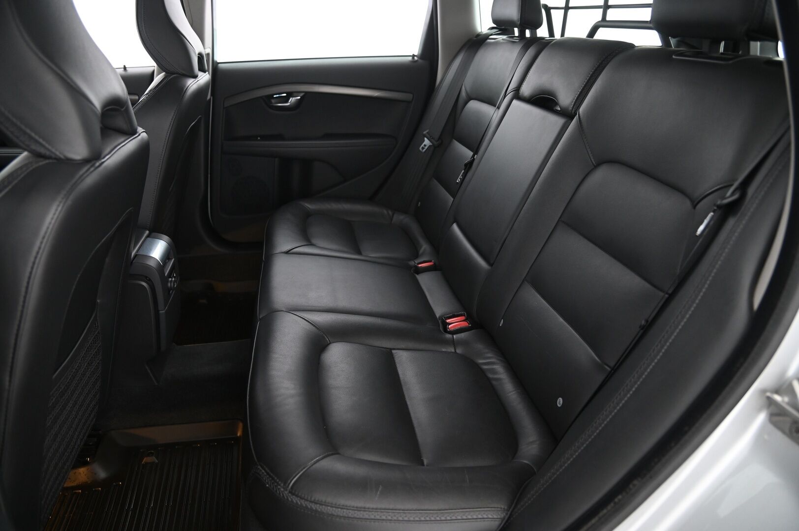 Volvo XC70 2016 D4 AWD Summum Edition aut*Adapt.vakkari / Muistipenkki / Webasto / Blis / Koukku / Navi* - 2x Volvo Alut / Hihna tehty 08/2025 / Hyvä huoltohistoria