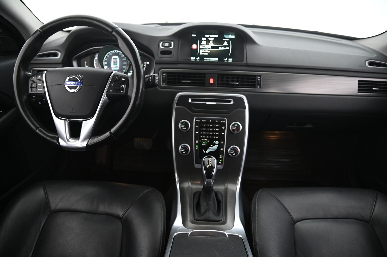 Volvo XC70 2016 D4 AWD Summum Edition aut*Adapt.vakkari / Muistipenkki / Webasto / Blis / Koukku / Navi* - 2x Volvo Alut / Hihna tehty 08/2025 / Hyvä huoltohistoria