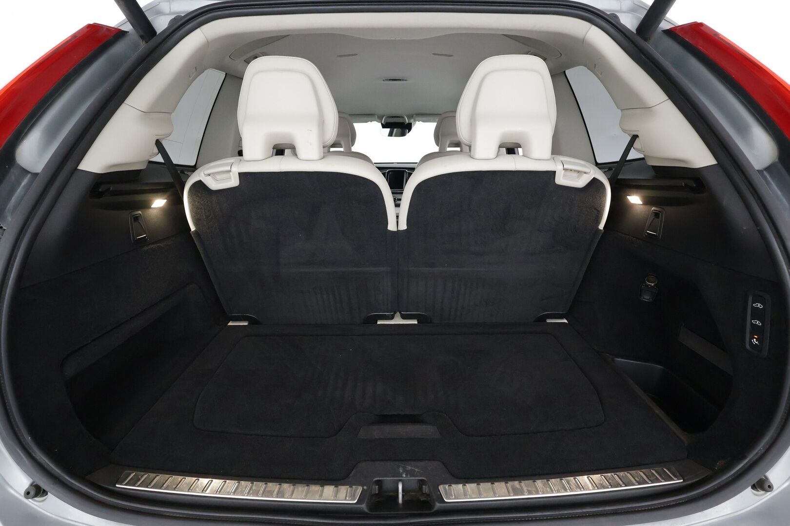 Volvo XC90 2016 D5 AWD Inscription aut - | Webasto | Koukku | Ilma-alusta | Sporttinahat Muistilla | Full-LED | P.Kamera | HP Audio | Kaistavahti | Navi | Keyless | Vakkari | Suomi-auto | Kahdet renkaat | Merkkihuollot |