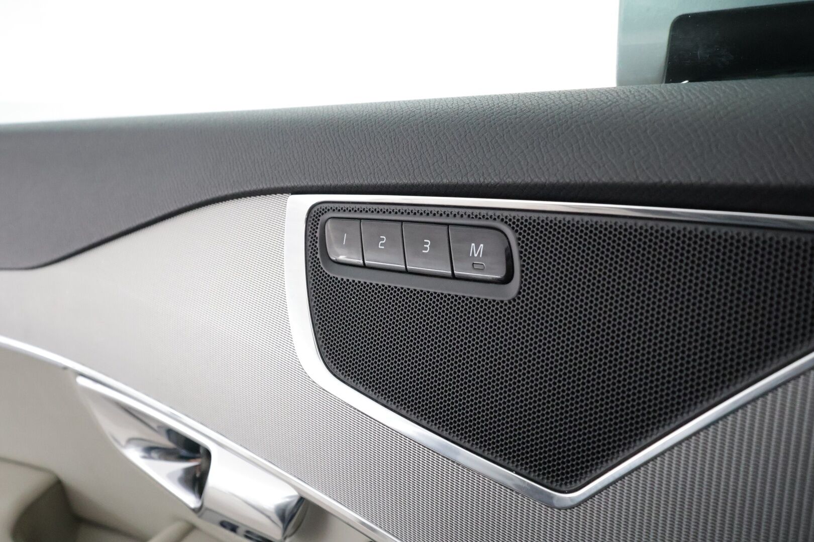Volvo XC90 2016 D5 AWD Inscription aut - | Webasto | Koukku | Ilma-alusta | Sporttinahat Muistilla | Full-LED | P.Kamera | HP Audio | Kaistavahti | Navi | Keyless | Vakkari | Suomi-auto | Kahdet renkaat | Merkkihuollot |