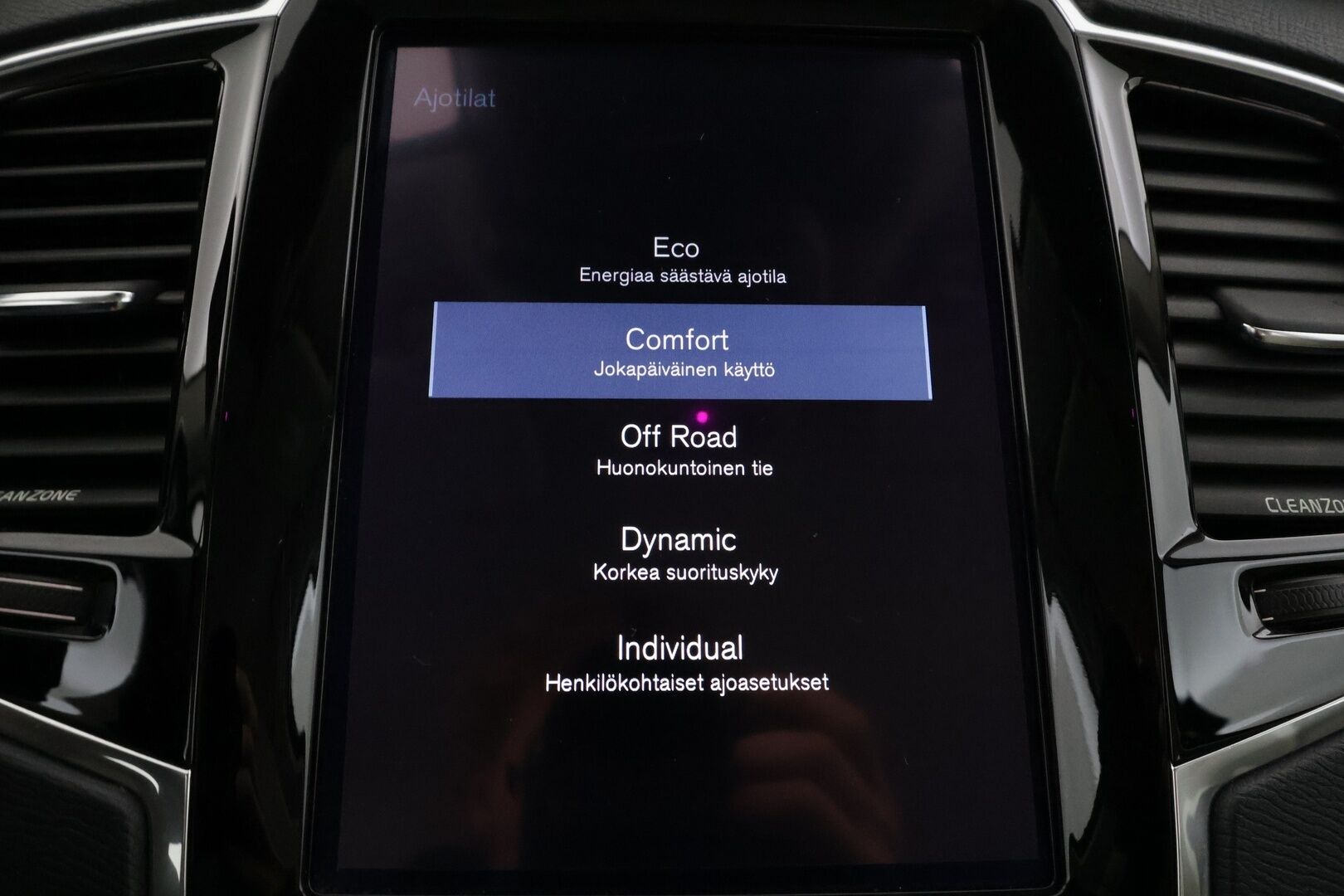 Volvo XC90 2016 D5 AWD Inscription aut - | Webasto | Koukku | Ilma-alusta | Sporttinahat Muistilla | Full-LED | P.Kamera | HP Audio | Kaistavahti | Navi | Keyless | Vakkari | Suomi-auto | Kahdet renkaat | Merkkihuollot |