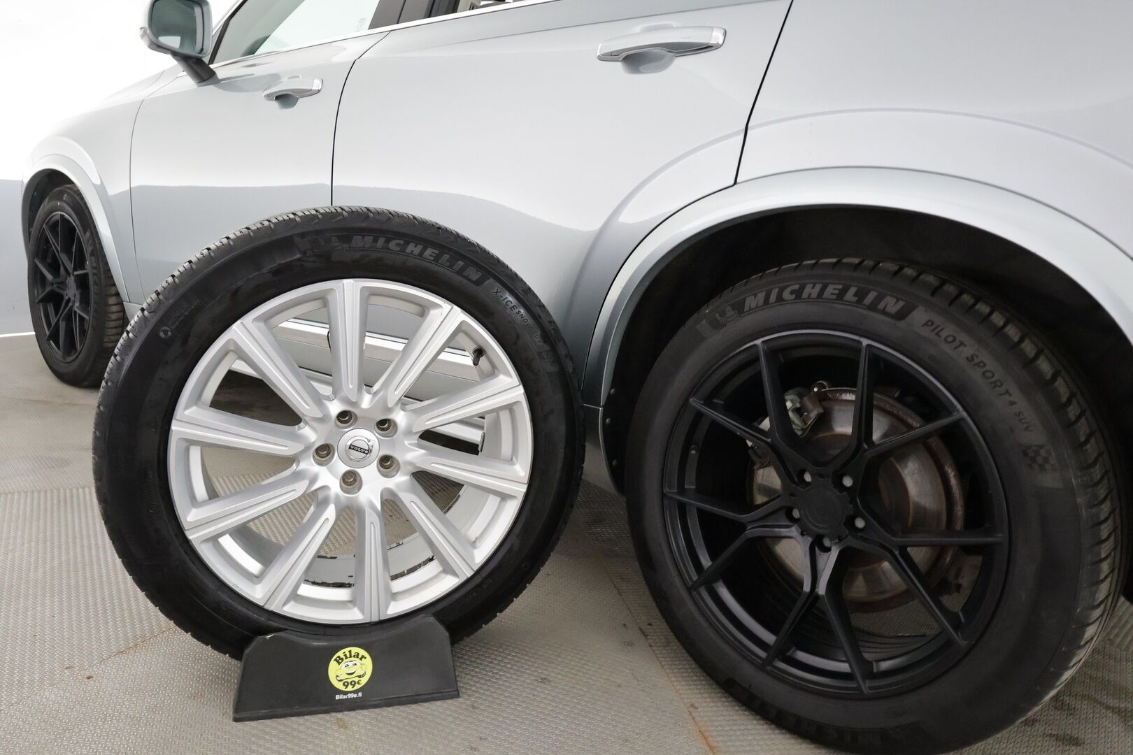 Volvo XC90 2016 D5 AWD Inscription aut - | Webasto | Koukku | Ilma-alusta | Sporttinahat Muistilla | Full-LED | P.Kamera | HP Audio | Kaistavahti | Navi | Keyless | Vakkari | Suomi-auto | Kahdet renkaat | Merkkihuollot |
