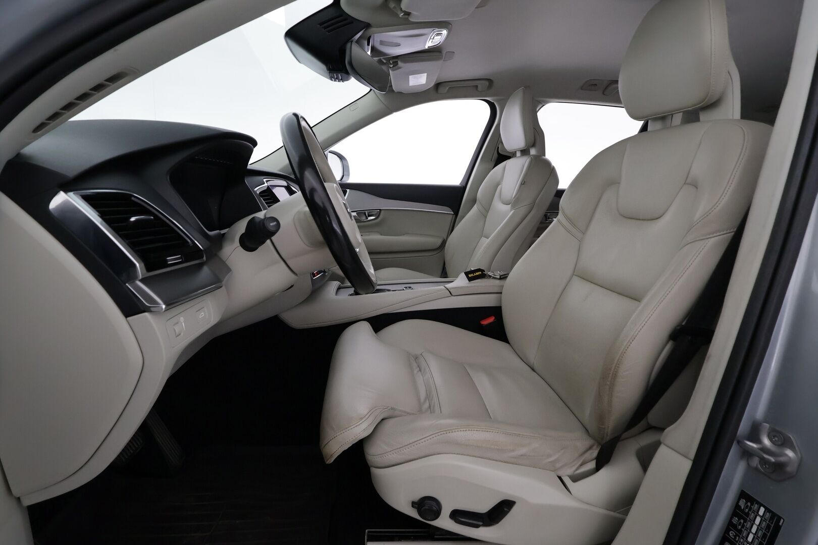 Volvo XC90 2016 D5 AWD Inscription aut - | Webasto | Koukku | Ilma-alusta | Sporttinahat Muistilla | Full-LED | P.Kamera | HP Audio | Kaistavahti | Navi | Keyless | Vakkari | Suomi-auto | Kahdet renkaat | Merkkihuollot |