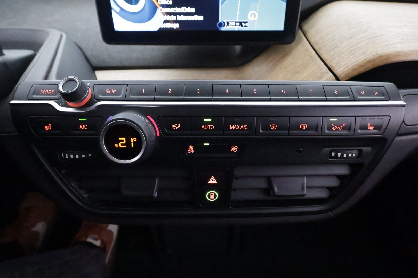 BMW i3 2014 60 Ah REX Automatic **Adapt.Vakkari / Adapt-LED / Lasikattoluukku / P. Kamera / Harman/Kardon / Navi / 2x Renkaat**