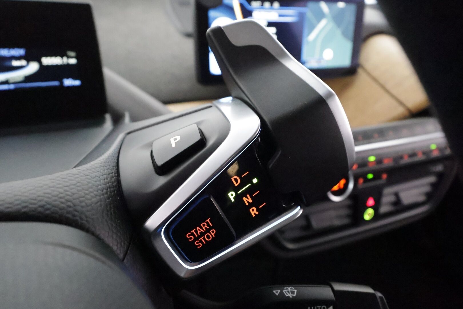BMW i3 2014 60 Ah REX Automatic **Adapt.Vakkari / Adapt-LED / Lasikattoluukku / P. Kamera / Harman/Kardon / Navi / 2x Renkaat**