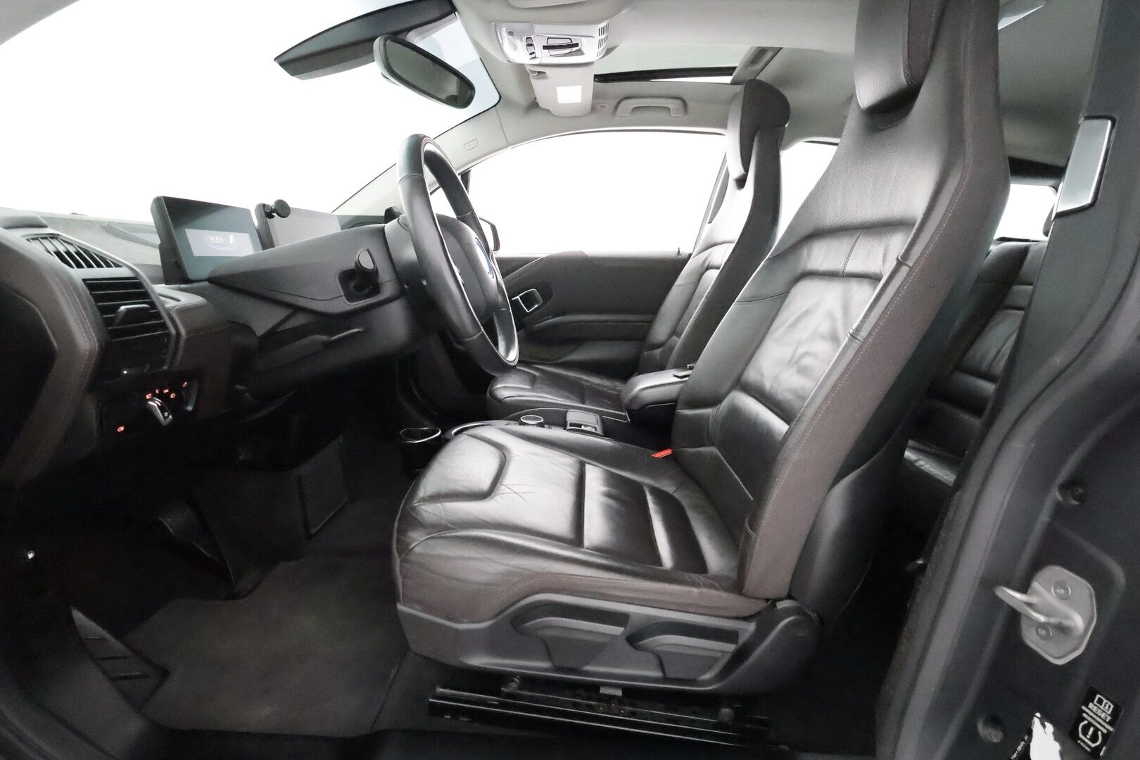 BMW i3 2014 60 Ah REX Automatic **Adapt.Vakkari / Adapt-LED / Lasikattoluukku / P. Kamera / Harman/Kardon / Navi / 2x Renkaat**