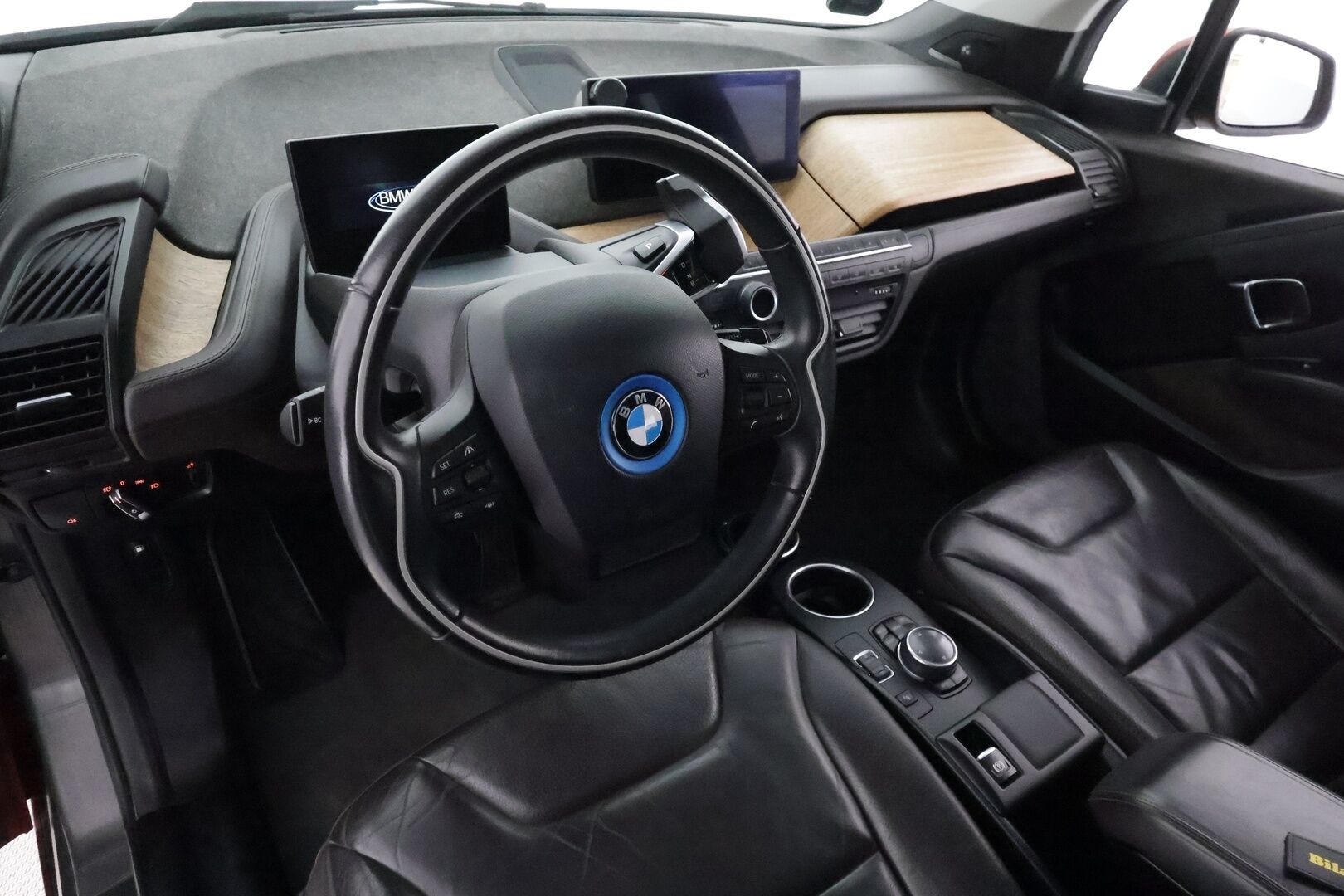 BMW i3 2014 60 Ah REX Automatic **Adapt.Vakkari / Adapt-LED / Lasikattoluukku / P. Kamera / Harman/Kardon / Navi / 2x Renkaat**