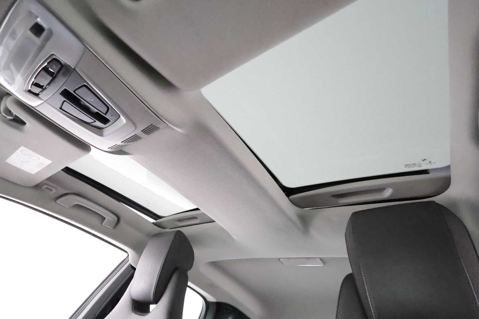 BMW i3 2014 60 Ah REX Automatic **Adapt.Vakkari / Adapt-LED / Lasikattoluukku / P. Kamera / Harman/Kardon / Navi / 2x Renkaat**