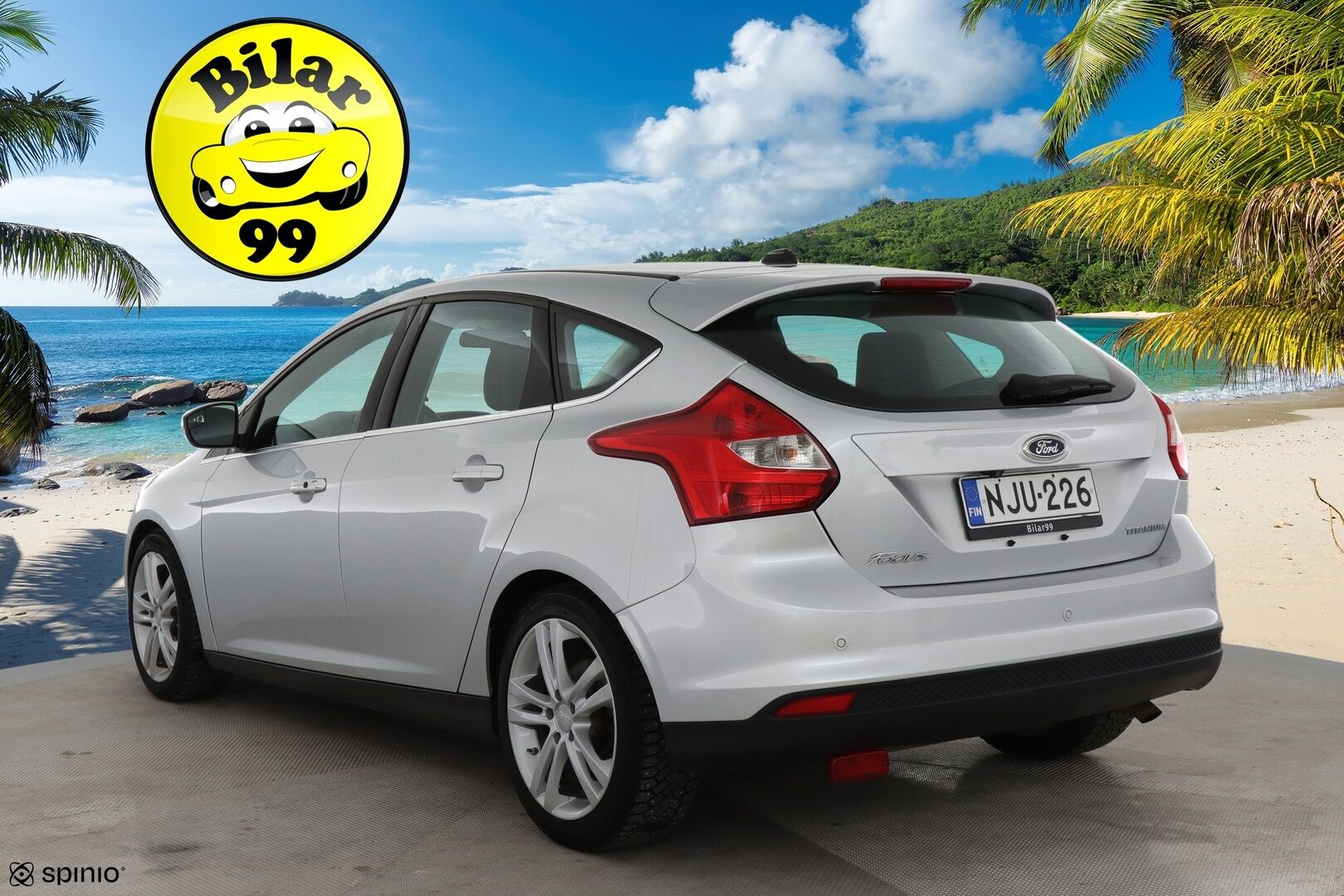 Ford Focus 2014 *Harvinainen 2.0l / Nahat / Navi / Kattoikkuna / Bluetooth / Lohko / P. kamera*