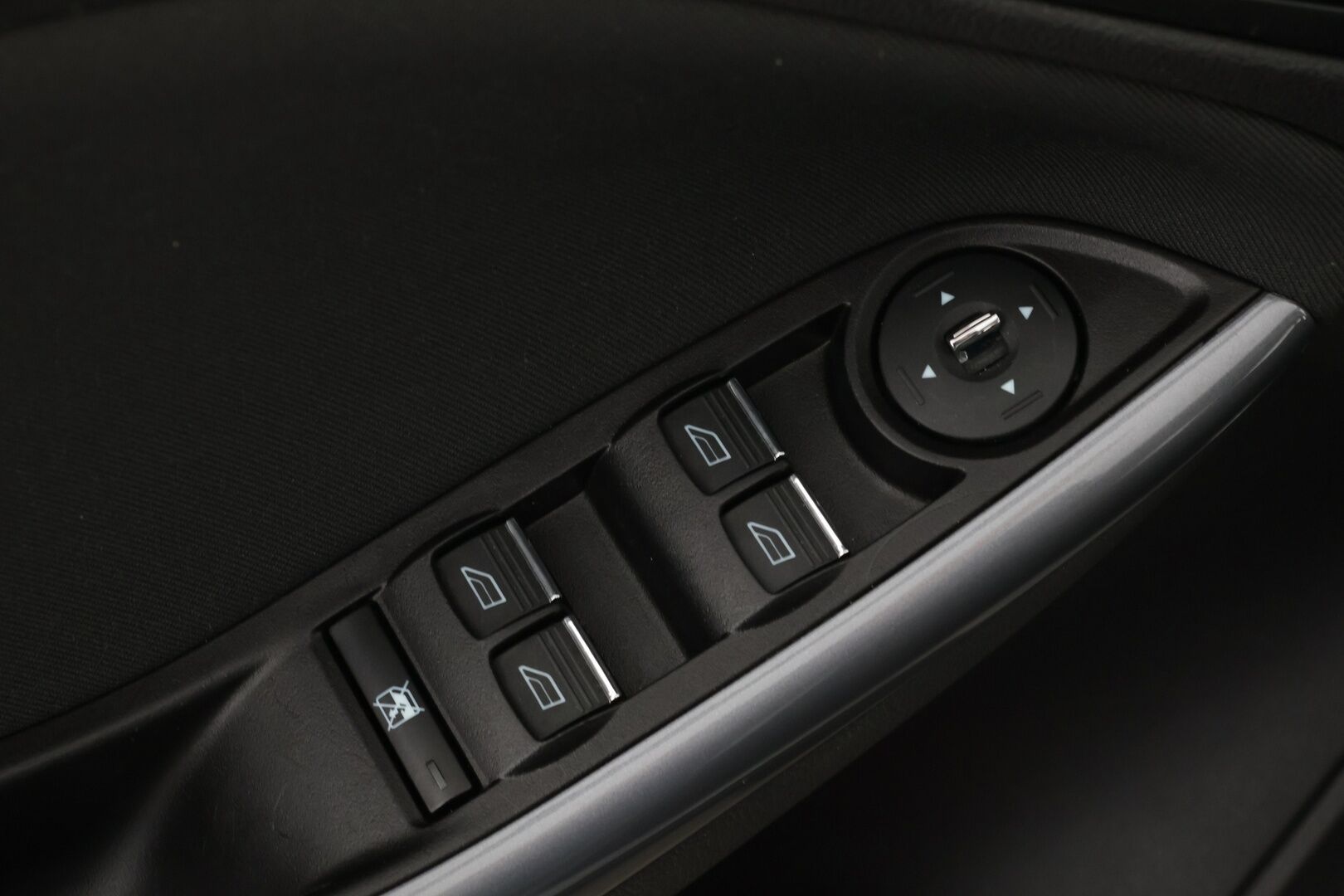 Ford Focus 2014 *Harvinainen 2.0l / Nahat / Navi / Kattoikkuna / Bluetooth / Lohko / P. kamera*