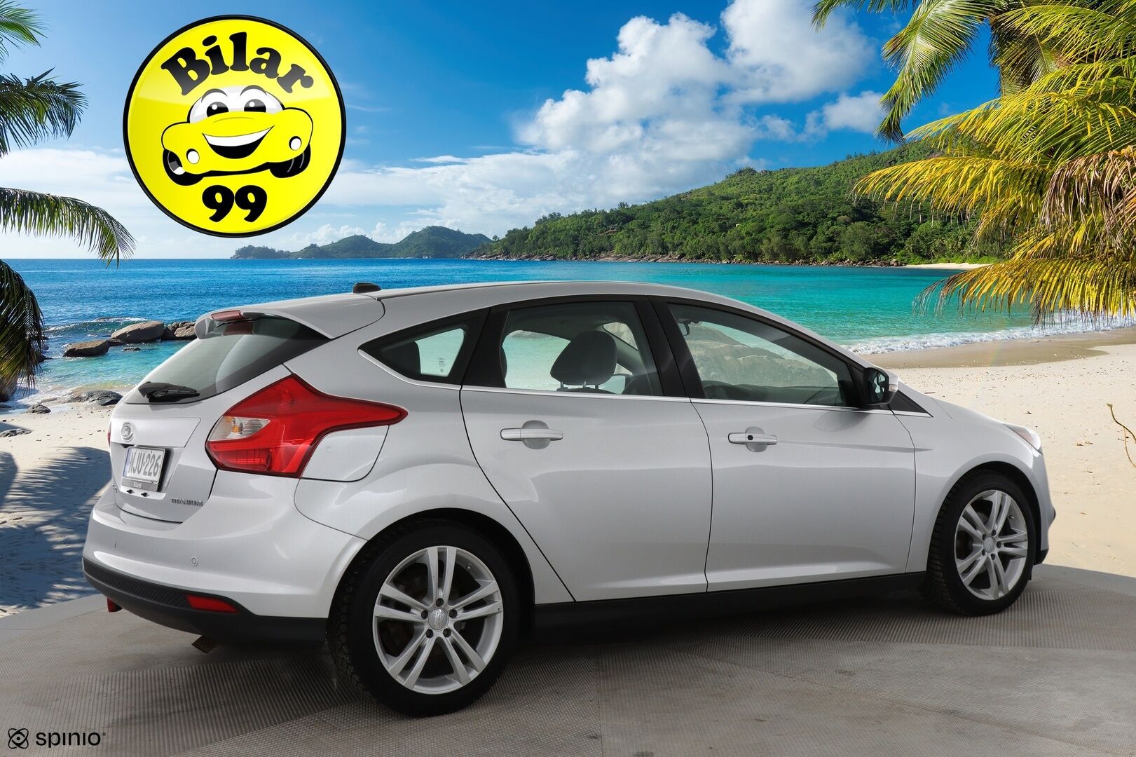 Ford Focus 2014 *Harvinainen 2.0l / Nahat / Navi / Kattoikkuna / Bluetooth / Lohko / P. kamera*