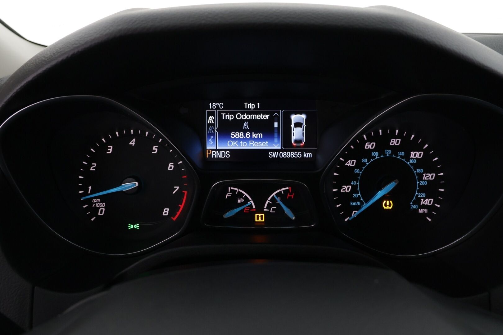 Ford Focus 2014 *Harvinainen 2.0l / Nahat / Navi / Kattoikkuna / Bluetooth / Lohko / P. kamera*