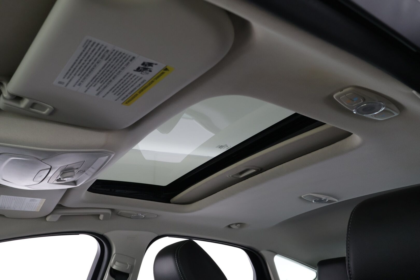 Ford Focus 2014 *Harvinainen 2.0l / Nahat / Navi / Kattoikkuna / Bluetooth / Lohko / P. kamera*