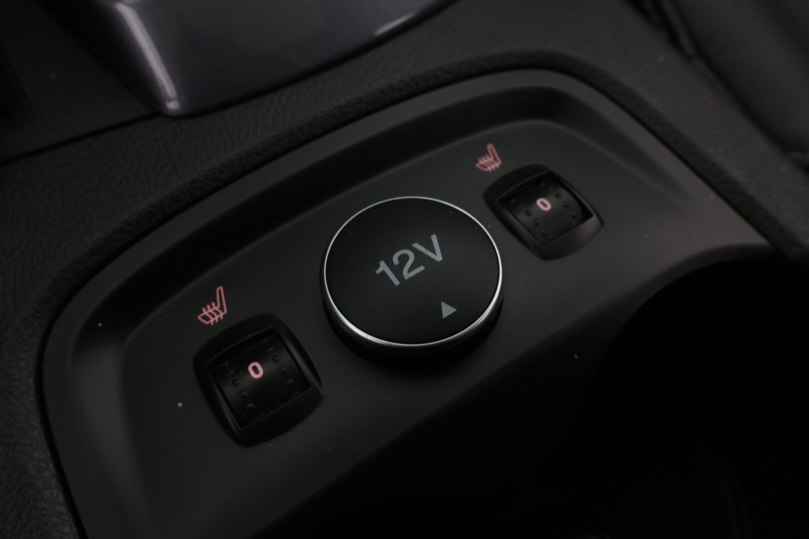 Ford Focus 2014 *Harvinainen 2.0l / Nahat / Navi / Kattoikkuna / Bluetooth / Lohko / P. kamera*