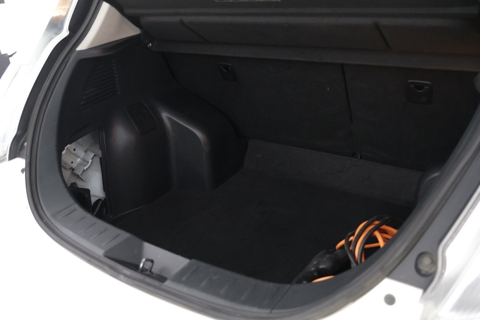 Nissan Leaf 2015 Visia 23 kWh - Myydään  Huutokaupat.com - ENNAKKOMYYNTIIN  – Tämä auto myydään huutokaupat.com