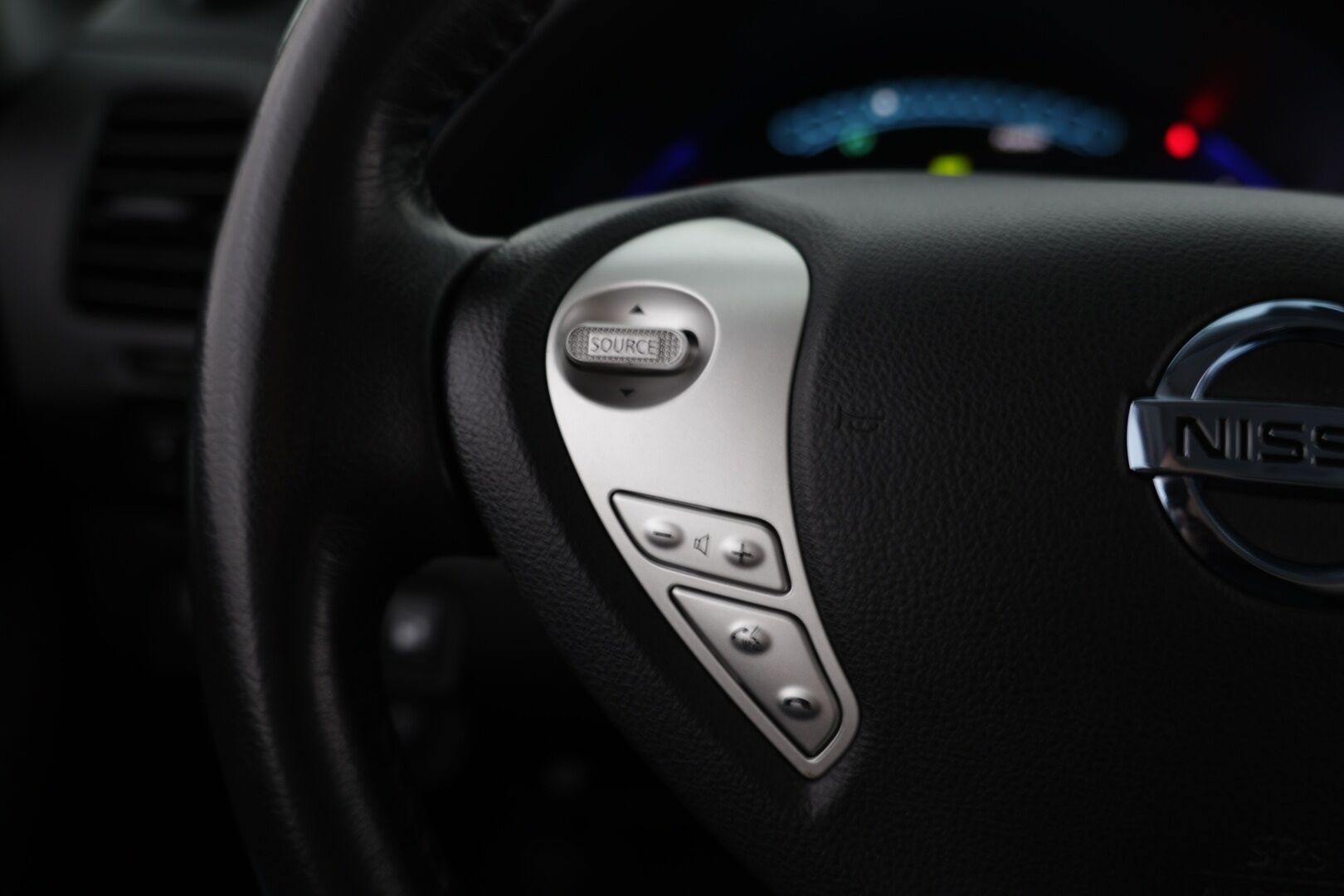 Nissan Leaf 2015 Visia 23 kWh - Myydään  Huutokaupat.com - ENNAKKOMYYNTIIN  – Tämä auto myydään huutokaupat.com