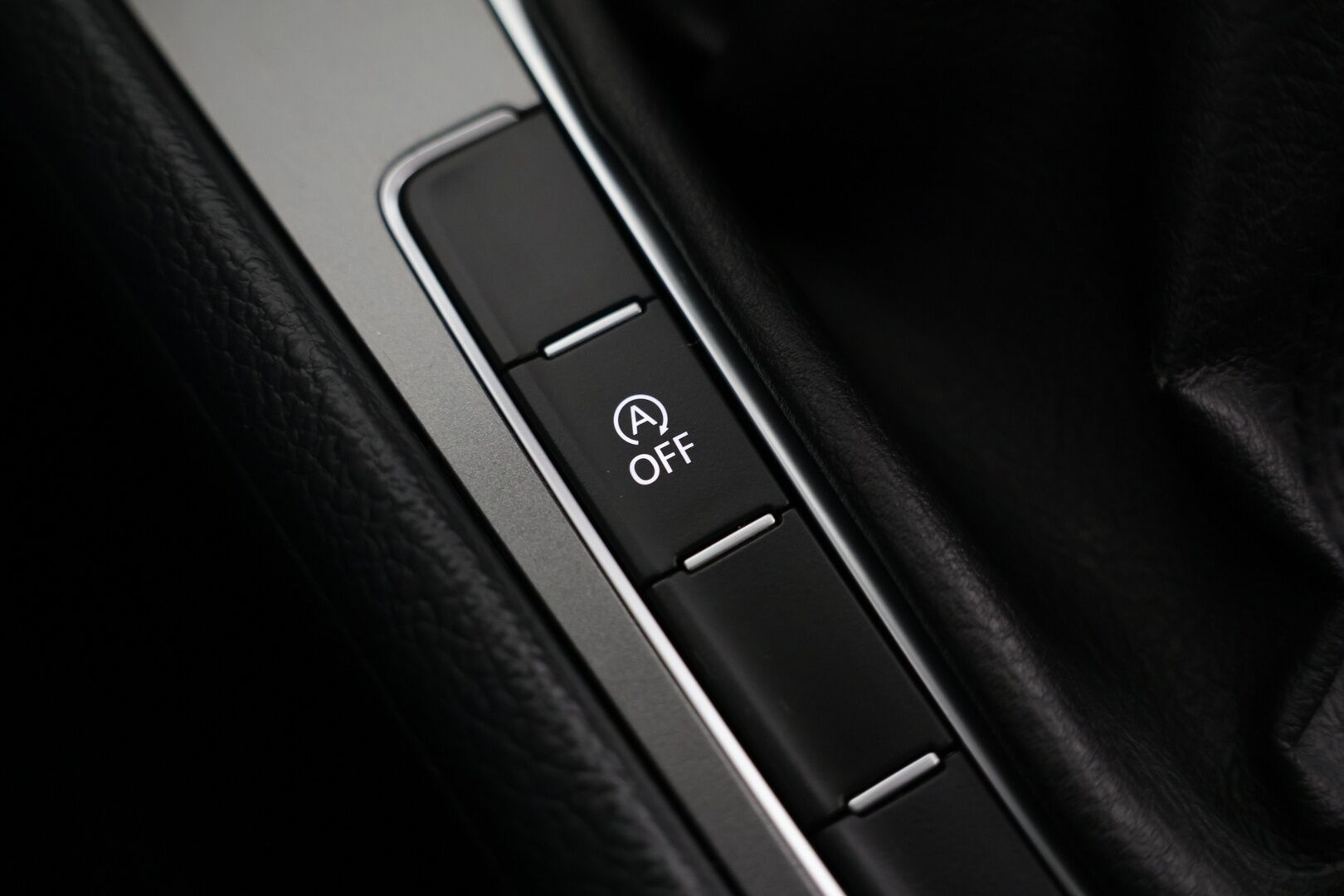 Volkswagen Golf 2015 Trendline 1,2 TSI 63 kW (85 hv) BlueMotion Technology 4-ovinen  *Webasto / Vakkari / Kahdet Avaimet* - Vähän ajettu / Huippu käyttöauto / Kattavat varusteet