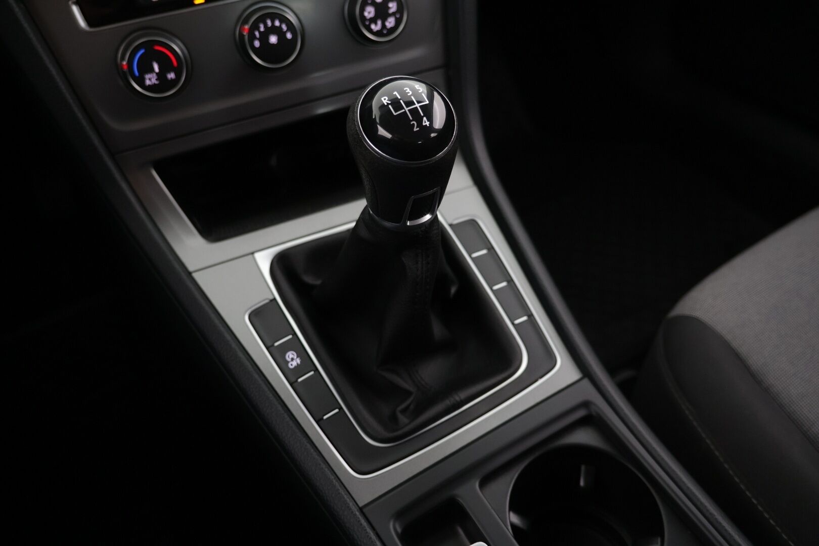 Volkswagen Golf 2015 Trendline 1,2 TSI 63 kW (85 hv) BlueMotion Technology 4-ovinen  *Webasto / Vakkari / Kahdet Avaimet* - Vähän ajettu / Huippu käyttöauto / Kattavat varusteet