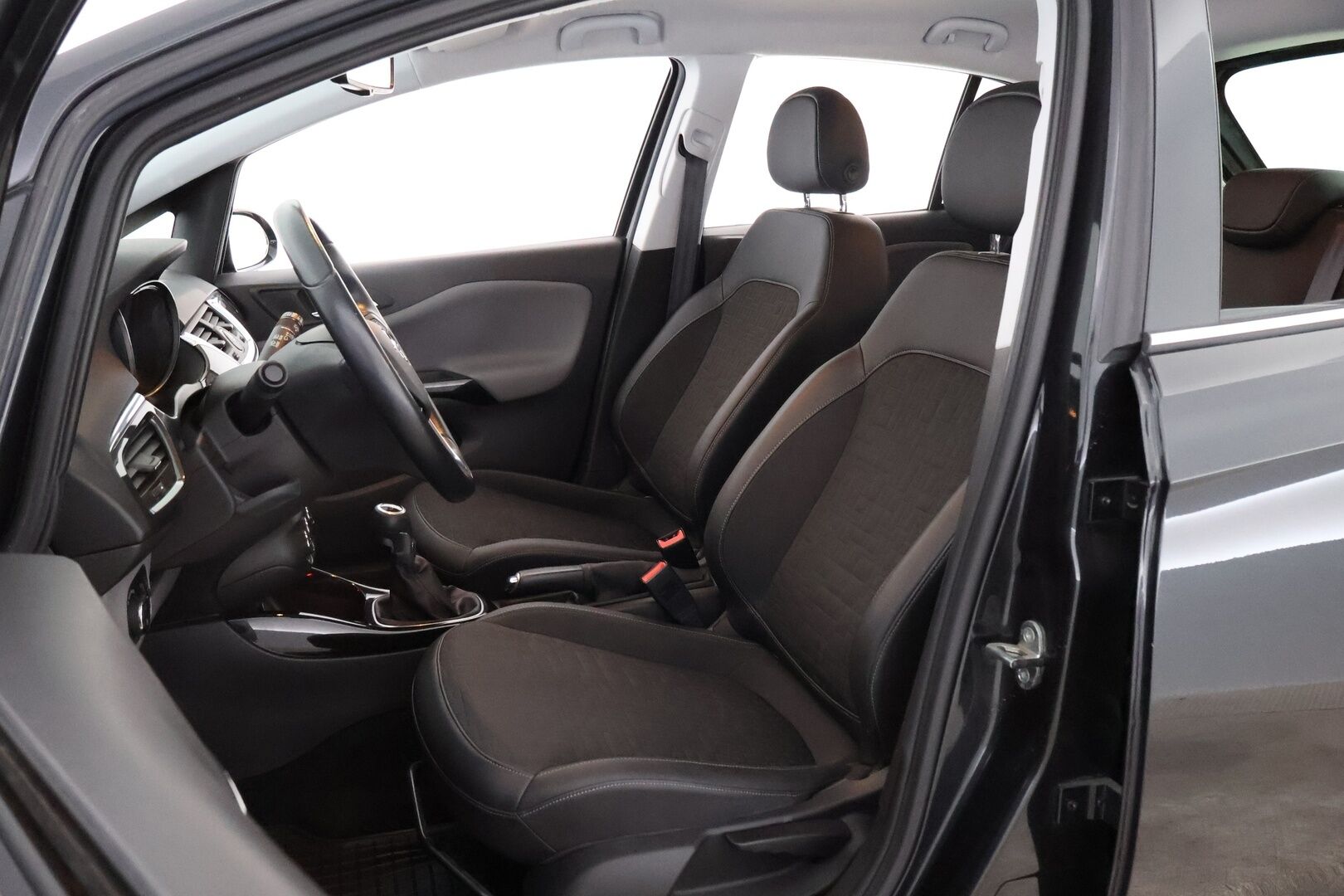 Opel Corsa 2015 5-ov Cosmo 1,4 ecoFLEX Start/Stop 66kW MT5 - Suomiauto | Puolinahat | Lämm.tuulilasi | Lohkolämmitin | Ratinlämmitin | Vakkari | P-tutkat | Juuri saapunut 