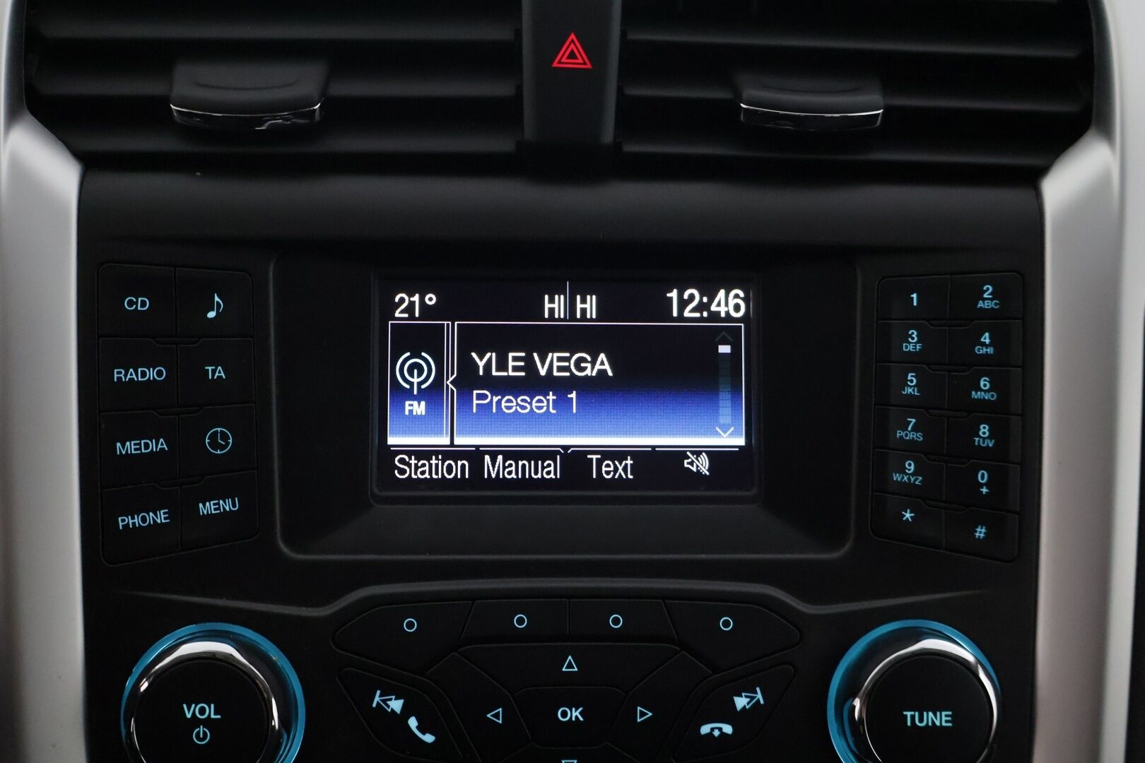 Ford Mondeo 2015 1,5 EcoBoost 160hv M6 Trend Style 5D * Lohkolämmitin / P. Tutkat / Lämmitettävä tuulilasi / Vakionopeudensäädin / Bluetooth * - 2 om. Suomi-auto / Jakohihna vaihdettu / Hyvin huollettu & hyvät renkaat - HULLUT AVAJAISHULINAT KORKOTARJOUS 3,29 %