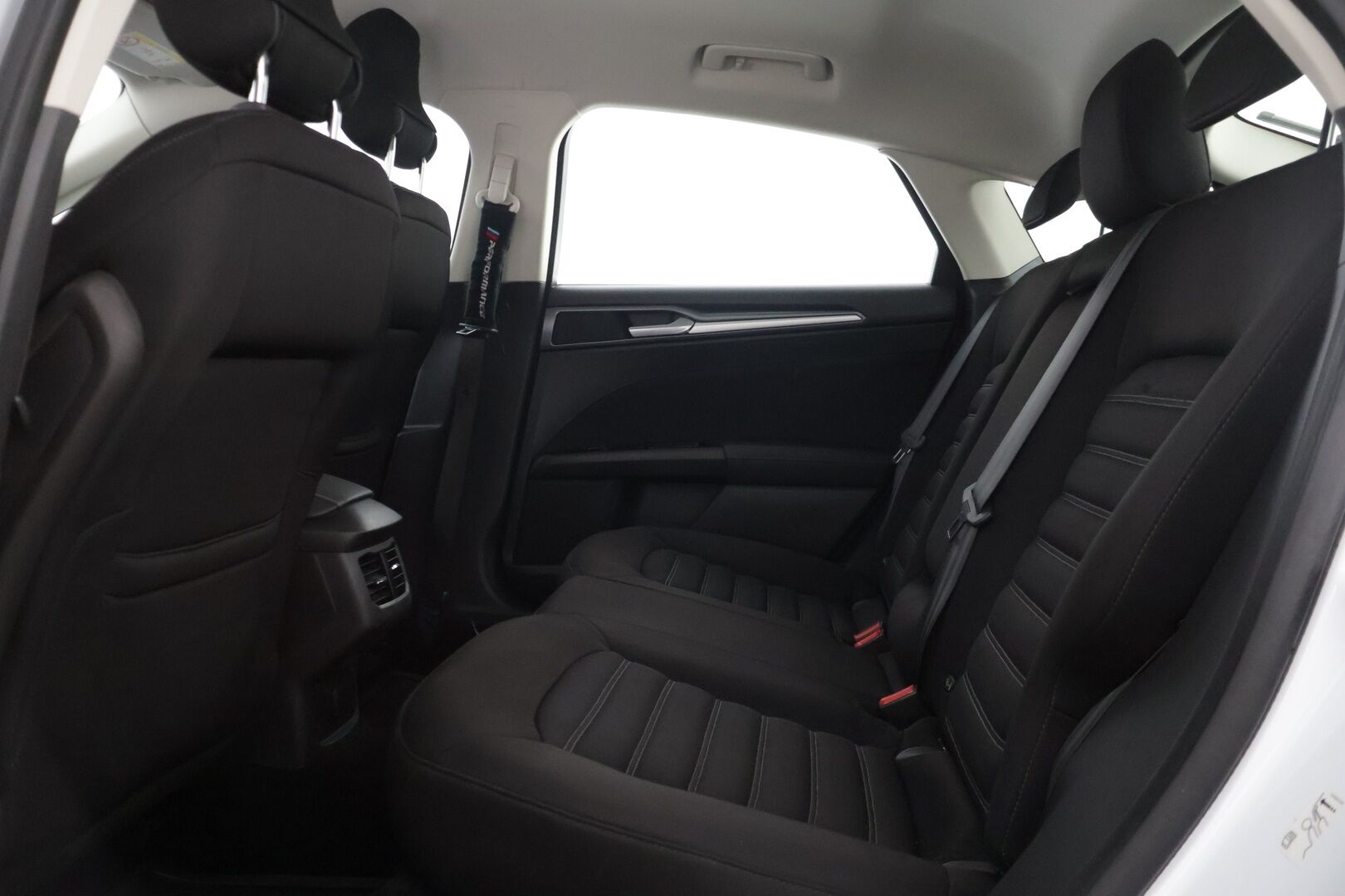 Ford Mondeo 2015 1,5 EcoBoost 160hv M6 Trend Style 5D * Lohkolämmitin / P. Tutkat / Lämmitettävä tuulilasi / Vakionopeudensäädin / Bluetooth * - 2 om. Suomi-auto / Jakohihna vaihdettu / Hyvin huollettu & hyvät renkaat - HULLUT AVAJAISHULINAT KORKOTARJOUS 3,29 %