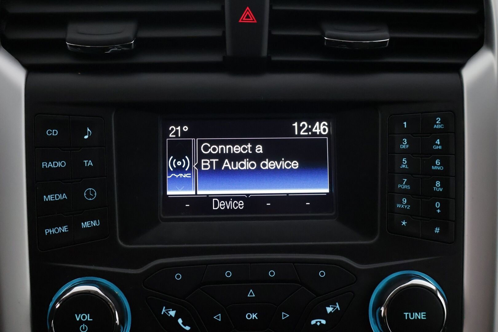 Ford Mondeo 2015 1,5 EcoBoost 160hv M6 Trend Style 5D * Lohkolämmitin / P. Tutkat / Lämmitettävä tuulilasi / Vakionopeudensäädin / Bluetooth * - 2 om. Suomi-auto / Jakohihna vaihdettu / Hyvin huollettu & hyvät renkaat - HULLUT AVAJAISHULINAT KORKOTARJOUS 3,29 %