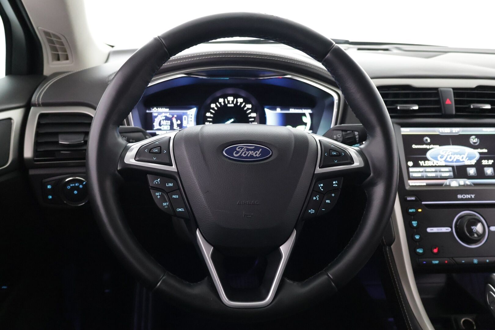 Ford Mondeo Vignale 2016 2,0 187hv Hybrid eCVT HEV - Kamera | Upeat nahat | Kuskin penkki muistilla | Sony premium audio | Navigointi | lämm. tuulilasi