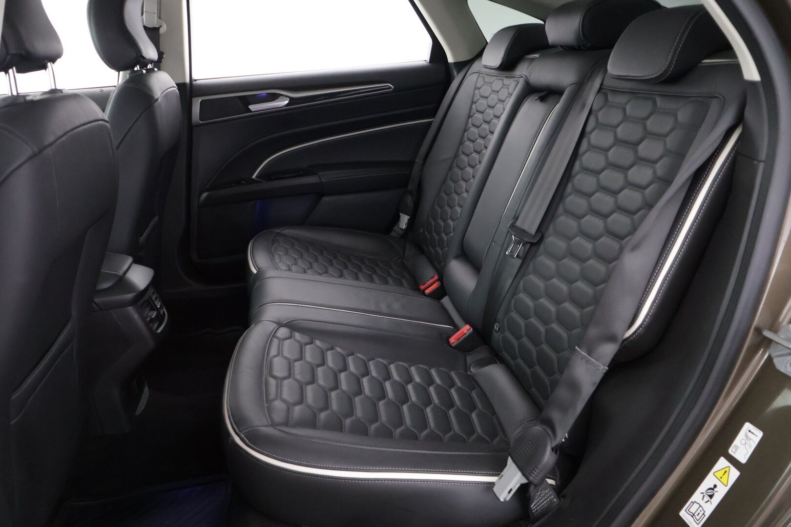Ford Mondeo Vignale 2016 2,0 187hv Hybrid eCVT HEV - Kamera | Upeat nahat | Kuskin penkki muistilla | Sony premium audio | Navigointi | lämm. tuulilasi
