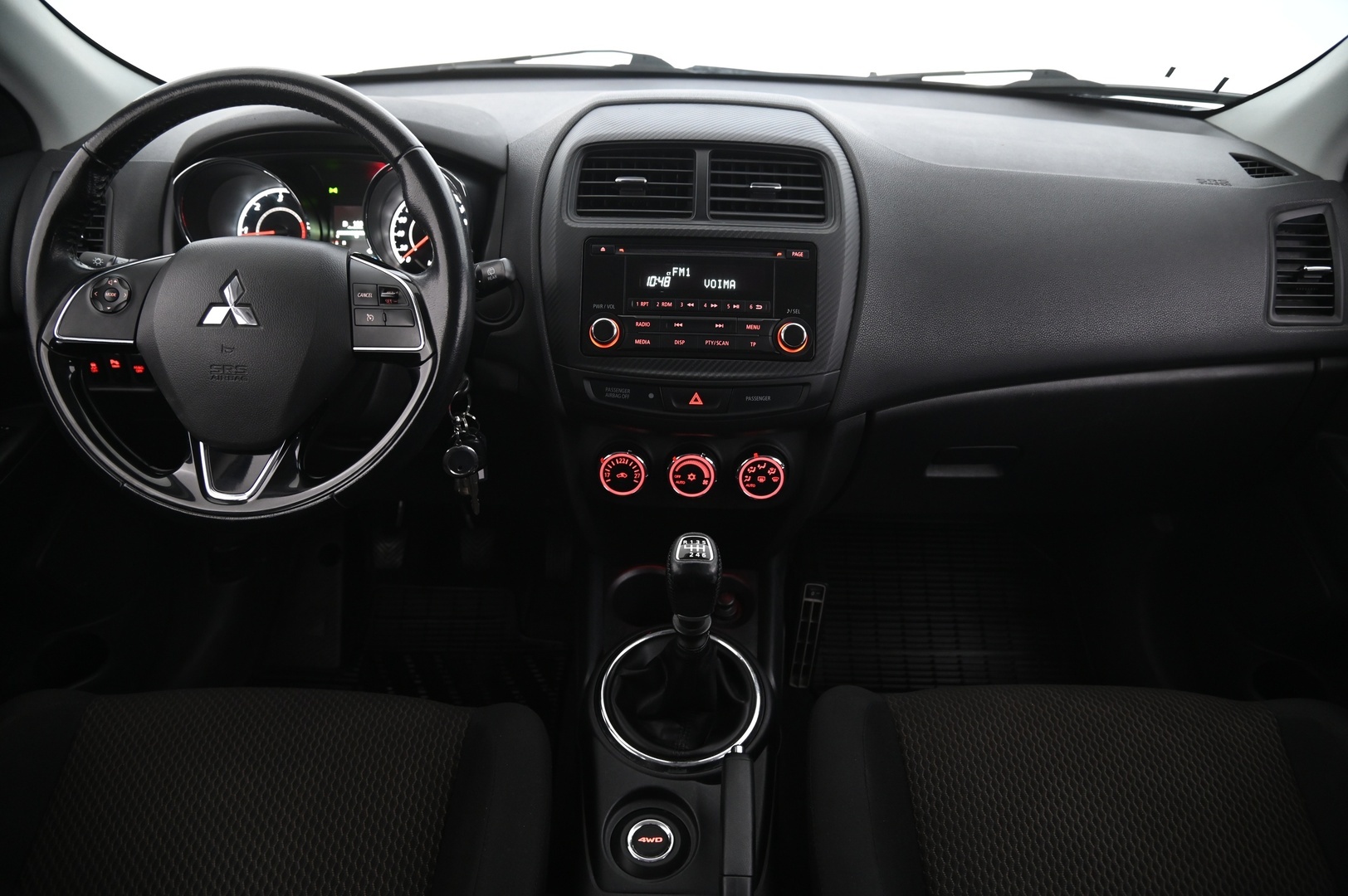 Mitsubishi ASX 2015 1,6 Di-D AS&G Invite 4WD 6MT - | Vetokoukku | Lohko | P.tutka | 1-Om. Suomiauto | 2x renkaat alumiinivanteilla |