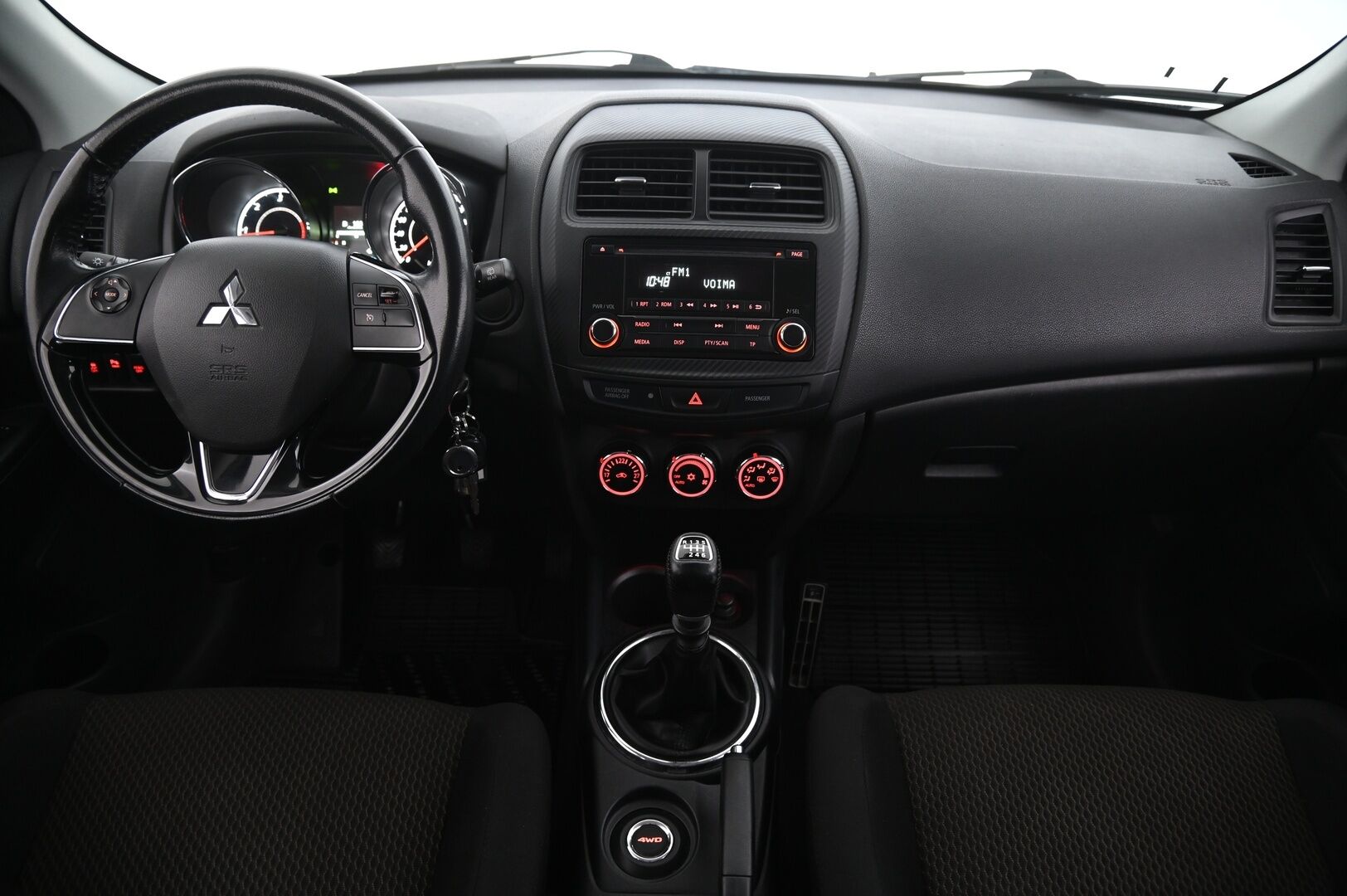 Mitsubishi ASX 2015 1,6 Di-D AS&G Invite 4WD 6MT - | Vetokoukku | Lohko | P.tutka | 1-Om. Suomiauto | 2x renkaat alumiinivanteilla |