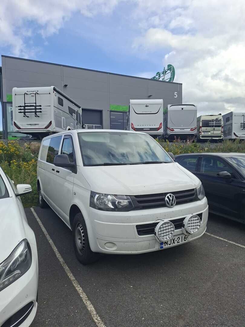 Volkswagen Transporter 2015 umpipakettiauto pitkä 2,0 TDI 103 kW 4Motion BlueMotionTechnology - Kahdet renkaat vantein | Suomi-auto | Koukku | Polttoainekäyttöinen lisälämmitin | 