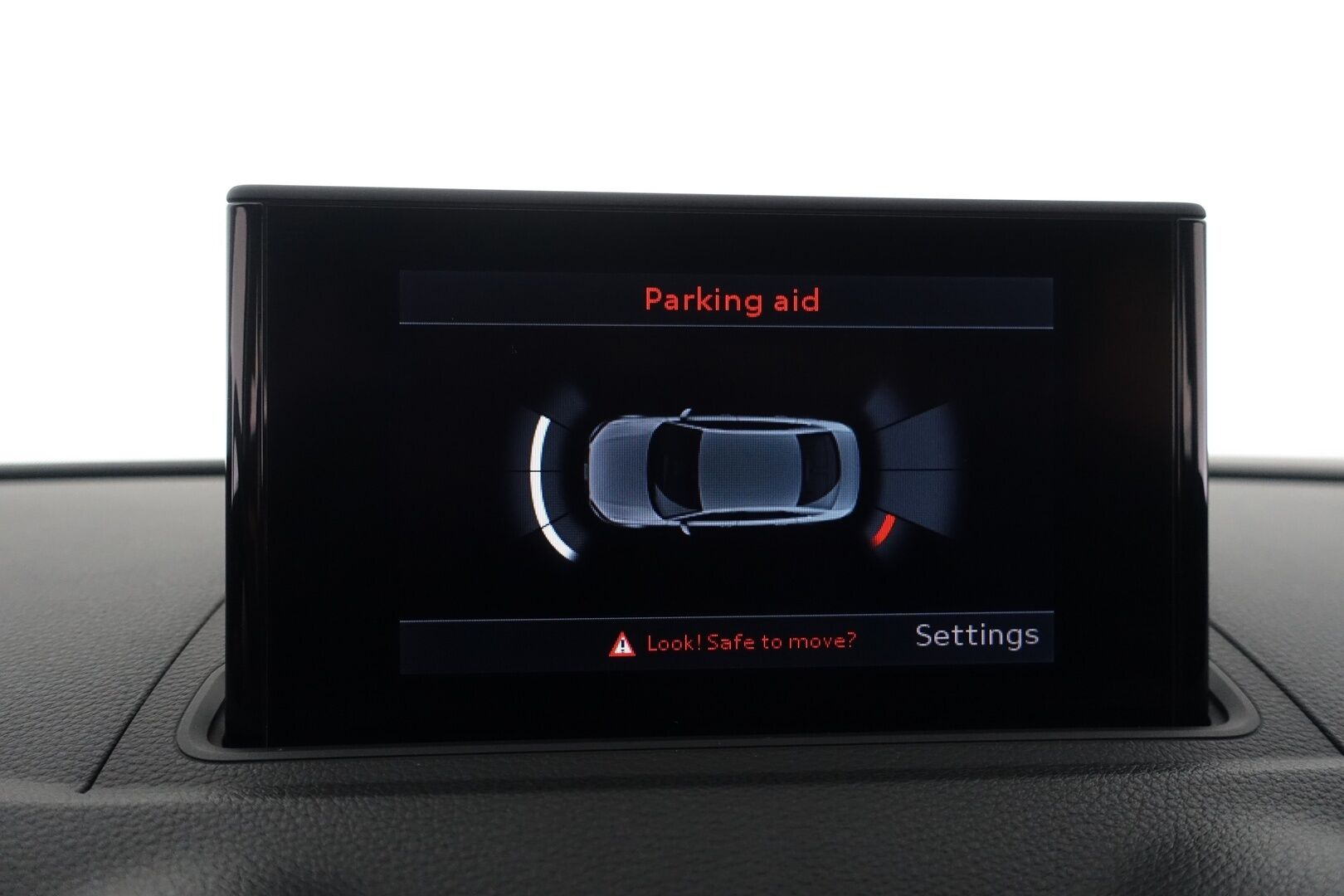 Audi A3 2015 Sedan Business 1,4 TFSI 92 kW - | Merkkihuollettu | Xenon | Tutkat | Vetokoukku | Bluetooth | Vakkari | Suomi-auto