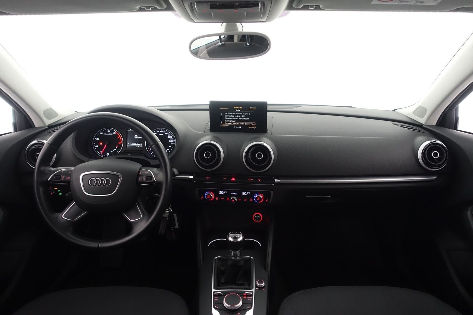 Audi A3 2015 Sedan Business 1,4 TFSI 92 kW - | Merkkihuollettu | Xenon | Tutkat | Vetokoukku | Bluetooth | Vakkari | Suomi-auto