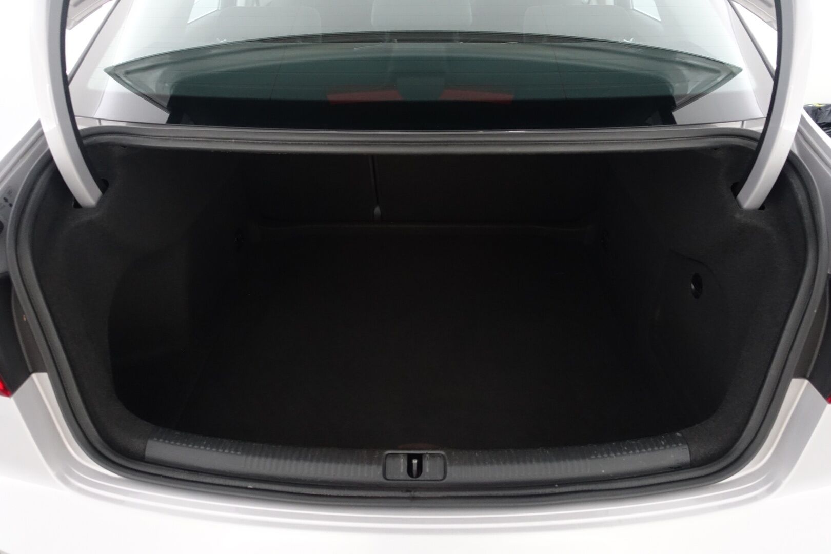 Audi A3 2015 Sedan Business 1,4 TFSI 92 kW - | Merkkihuollettu | Xenon | Tutkat | Vetokoukku | Bluetooth | Vakkari | Suomi-auto