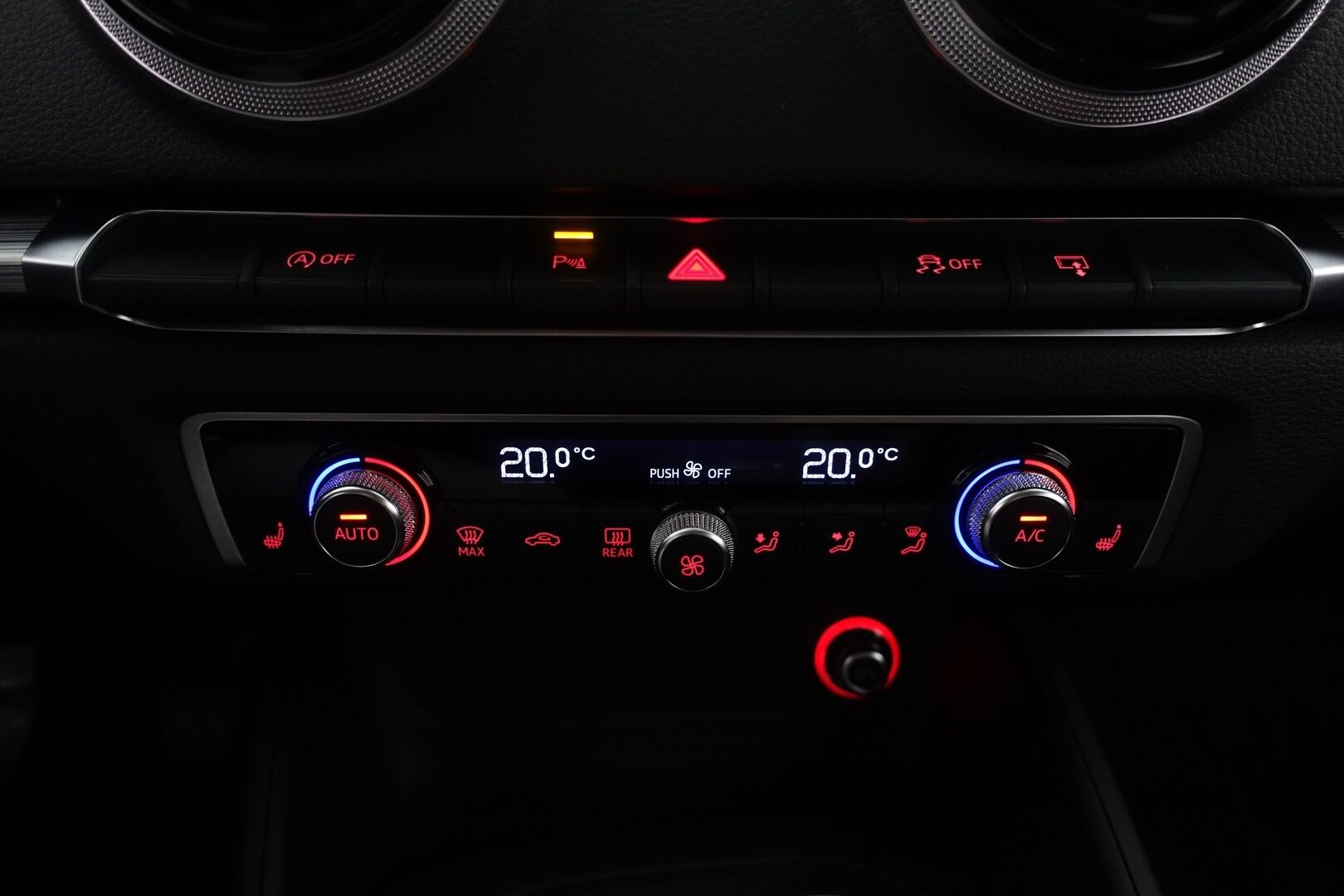 Audi A3 2015 Sedan Business 1,4 TFSI 92 kW - | Merkkihuollettu | Xenon | Tutkat | Vetokoukku | Bluetooth | Vakkari | Suomi-auto
