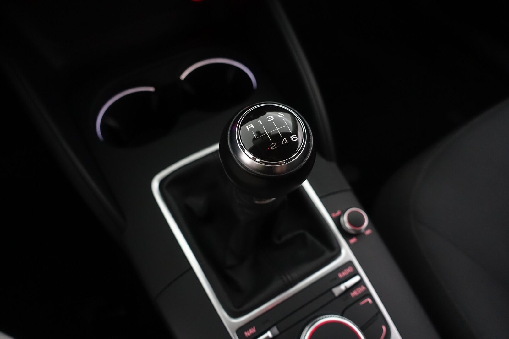 Audi A3 2015 Sedan Business 1,4 TFSI 92 kW - | Merkkihuollettu | Xenon | Tutkat | Vetokoukku | Bluetooth | Vakkari | Suomi-auto