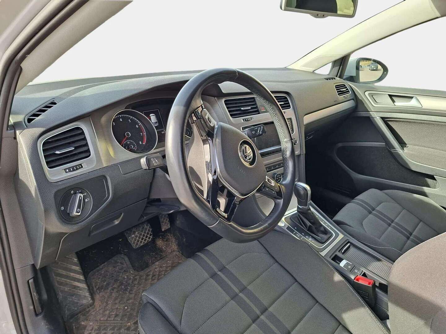 Volkswagen Golf 2015 Comfortline Edition 40 1,2 TSI 77 kW (105 hv) BMT DSG ** Vakkari / Bluetooth / Webasto / Suomi-auto!  ** - Comfortline Edition 40 1,2 TSI 77 kW (105 hv) BMT DSG ** Vakkari / Bluetooth / Webasto / Suomi-auto! ** 