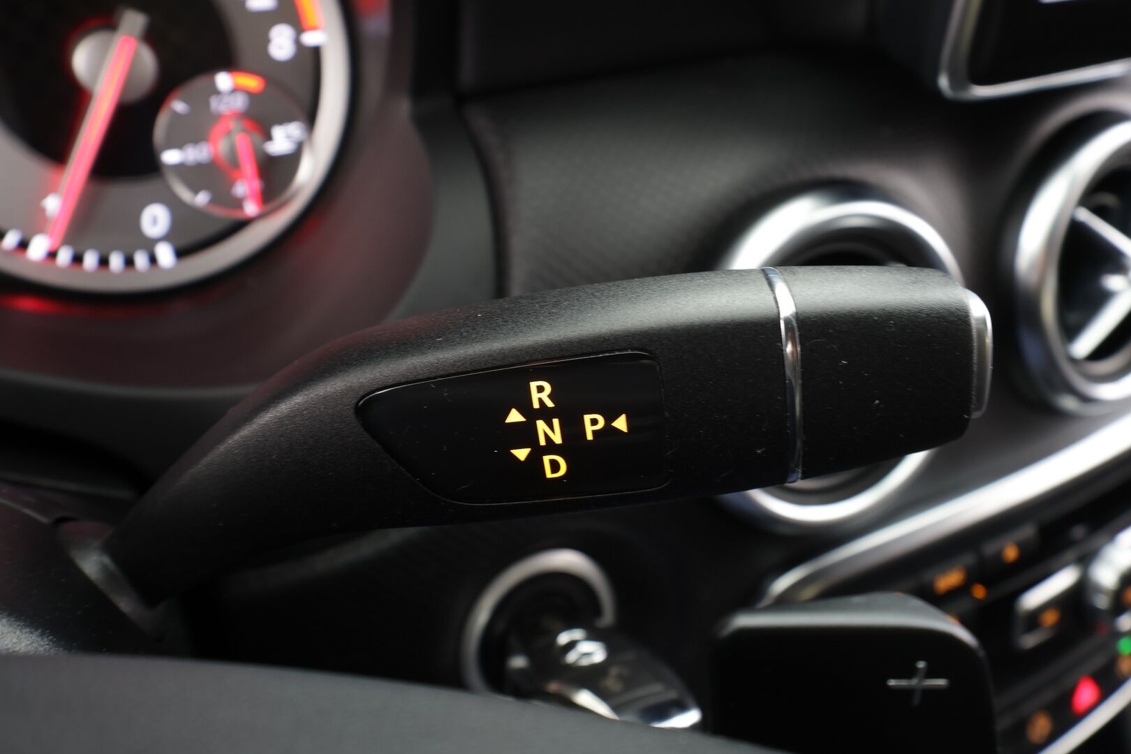 Mercedes-Benz A 2015 180 BE A Summer Edition * Vakkari / Koukku / Xenon / Puolinahat / P.Kamera * * - Suomi.auto / Kahdet renkaat - HULLUT JOULUT KORKOTARJOUS 2,49% 