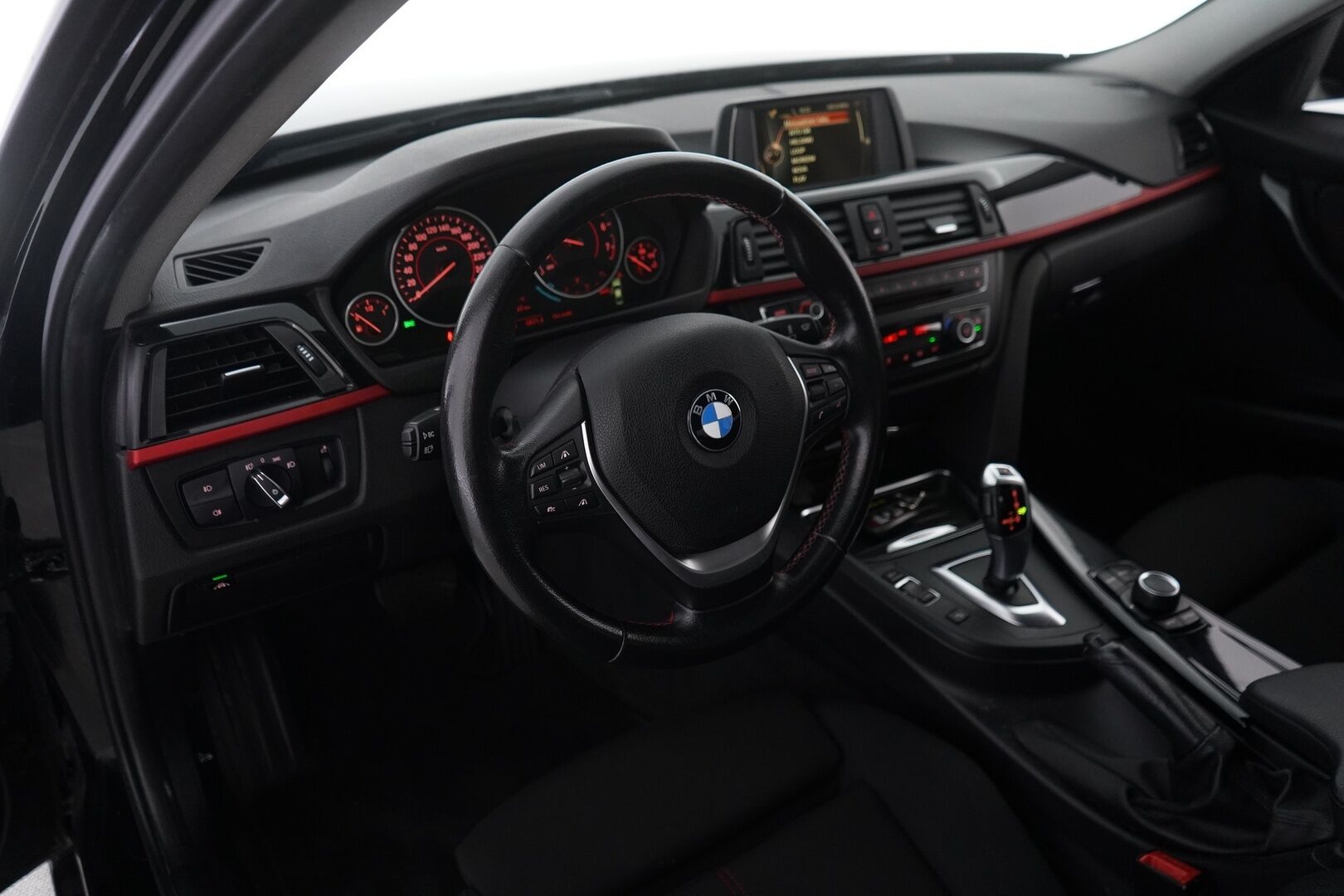 BMW 320 2015 F30 Sedan 320i TwinPower Turbo A xSport Edition * ACC / HiFit / Tutkat / Sporttipenkit * - Suomi-auto / Viimeisin huolto 177tkm / Katsastettu 8/25