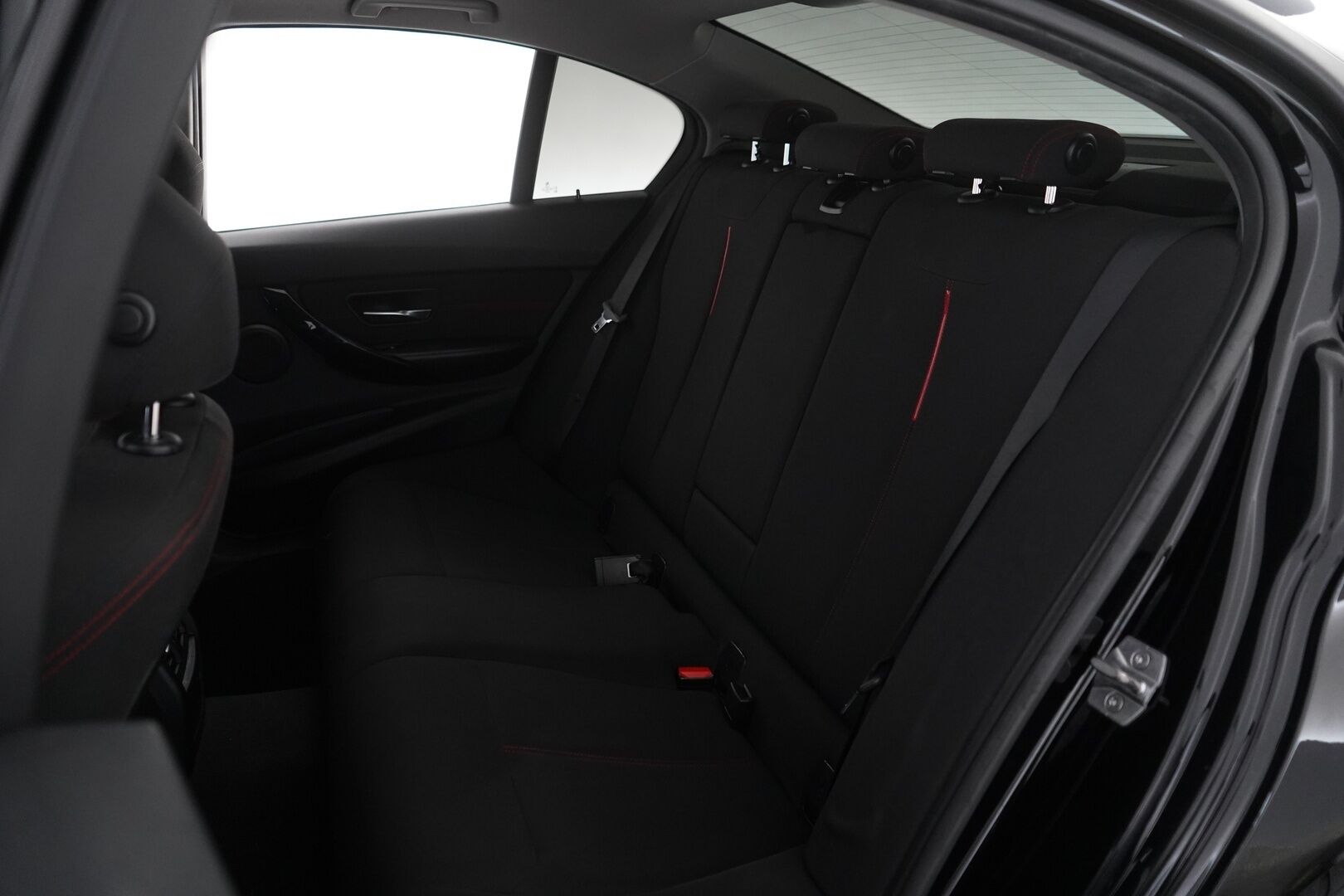 BMW 320 2015 F30 Sedan 320i TwinPower Turbo A xSport Edition * ACC / HiFit / Tutkat / Sporttipenkit * - KATSO KAMPANJAHINTA! / Suomi-auto / Juuri tehty iso huolto! / Katsastettu 8/25 - HULLUT JOULUT KORKOTARJOUS 2,49% 