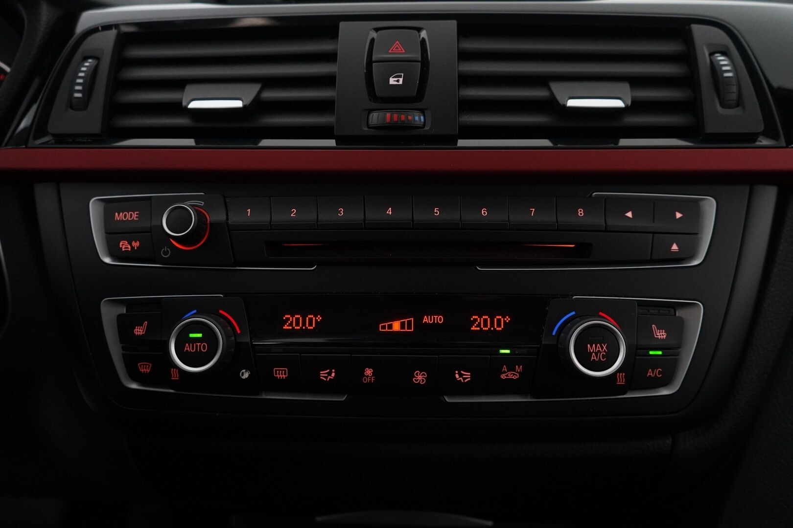 BMW 320 2015 F30 Sedan 320i TwinPower Turbo A xSport Edition * ACC / HiFit / Tutkat / Sporttipenkit * - KATSO KAMPANJAHINTA! / Suomi-auto / Juuri tehty iso huolto! / Katsastettu 8/25 - HULLUT JOULUT KORKOTARJOUS 2,49% 