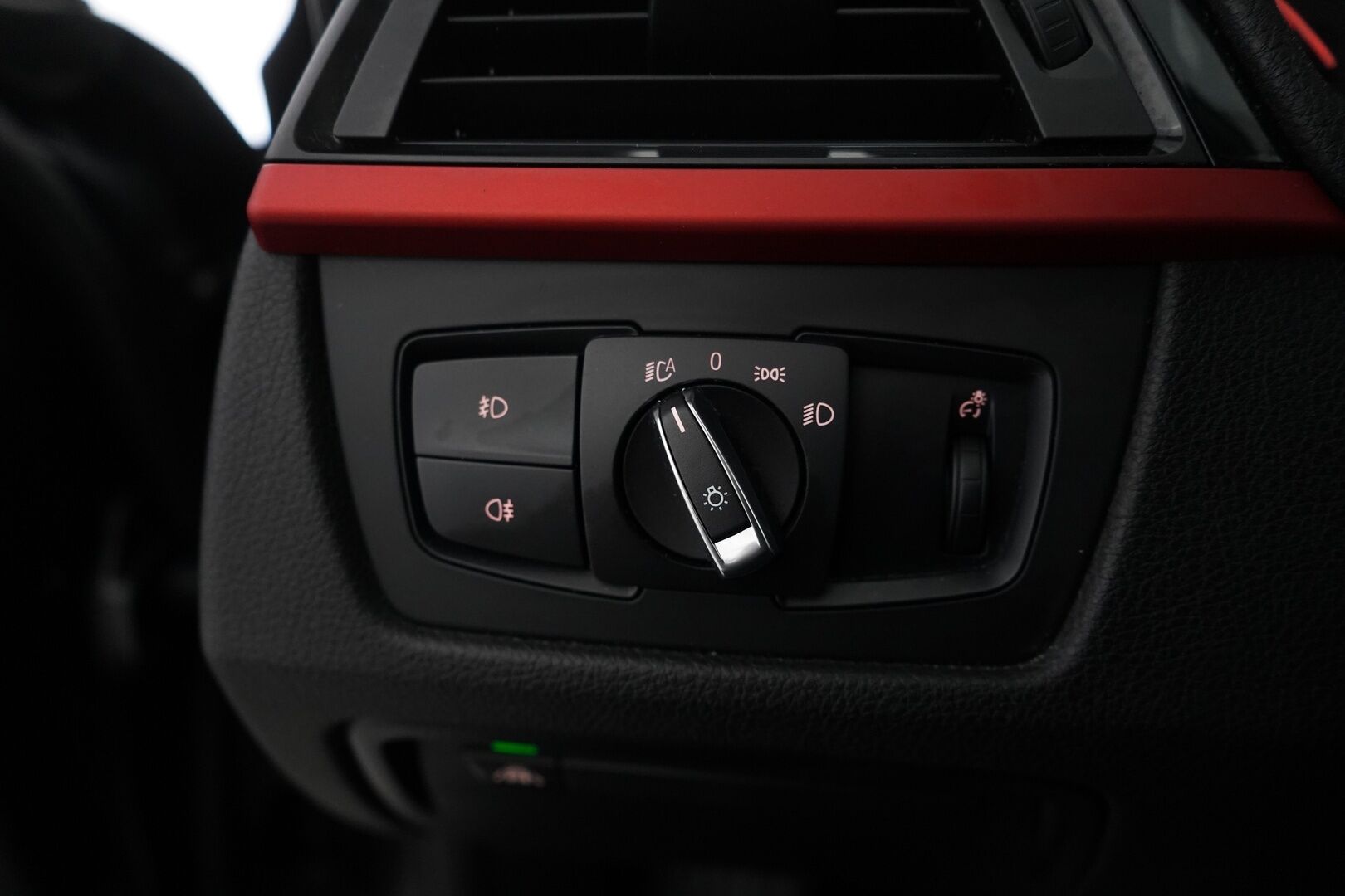 BMW 320 2015 F30 Sedan 320i TwinPower Turbo A xSport Edition * ACC / HiFit / Tutkat / Sporttipenkit * - KATSO KAMPANJAHINTA! / Suomi-auto / Juuri tehty iso huolto! / Katsastettu 8/25 - HULLUT JOULUT KORKOTARJOUS 2,49% 