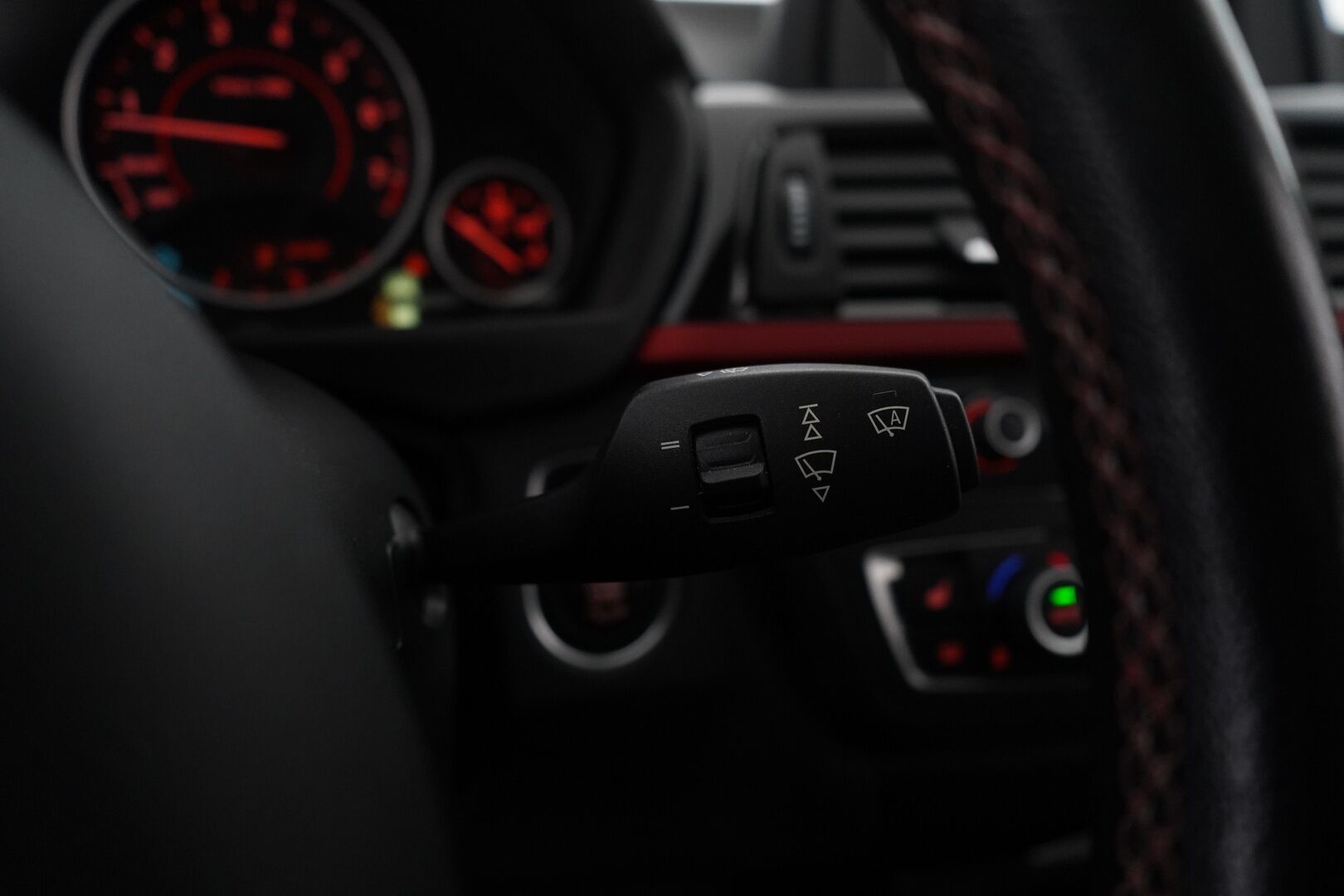 BMW 320 2015 F30 Sedan 320i TwinPower Turbo A xSport Edition * ACC / HiFit / Tutkat / Sporttipenkit * - KATSO KAMPANJAHINTA! / Suomi-auto / Juuri tehty iso huolto! / Katsastettu 8/25 - HULLUT JOULUT KORKOTARJOUS 2,49% 