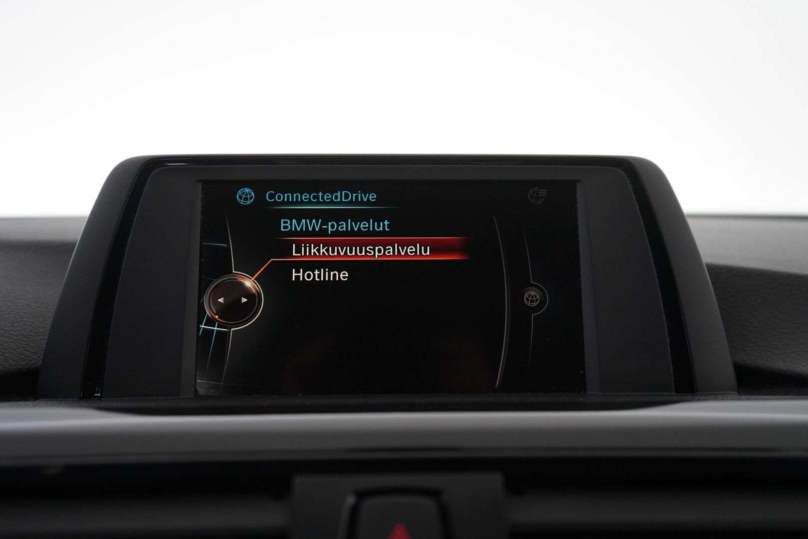 BMW 320 2015 F30 Sedan 320i TwinPower Turbo A xSport Edition * ACC / HiFit / Tutkat / Sporttipenkit * - KATSO KAMPANJAHINTA! / Suomi-auto / Juuri tehty iso huolto! / Katsastettu 8/25 - HULLUT JOULUT KORKOTARJOUS 2,49% 