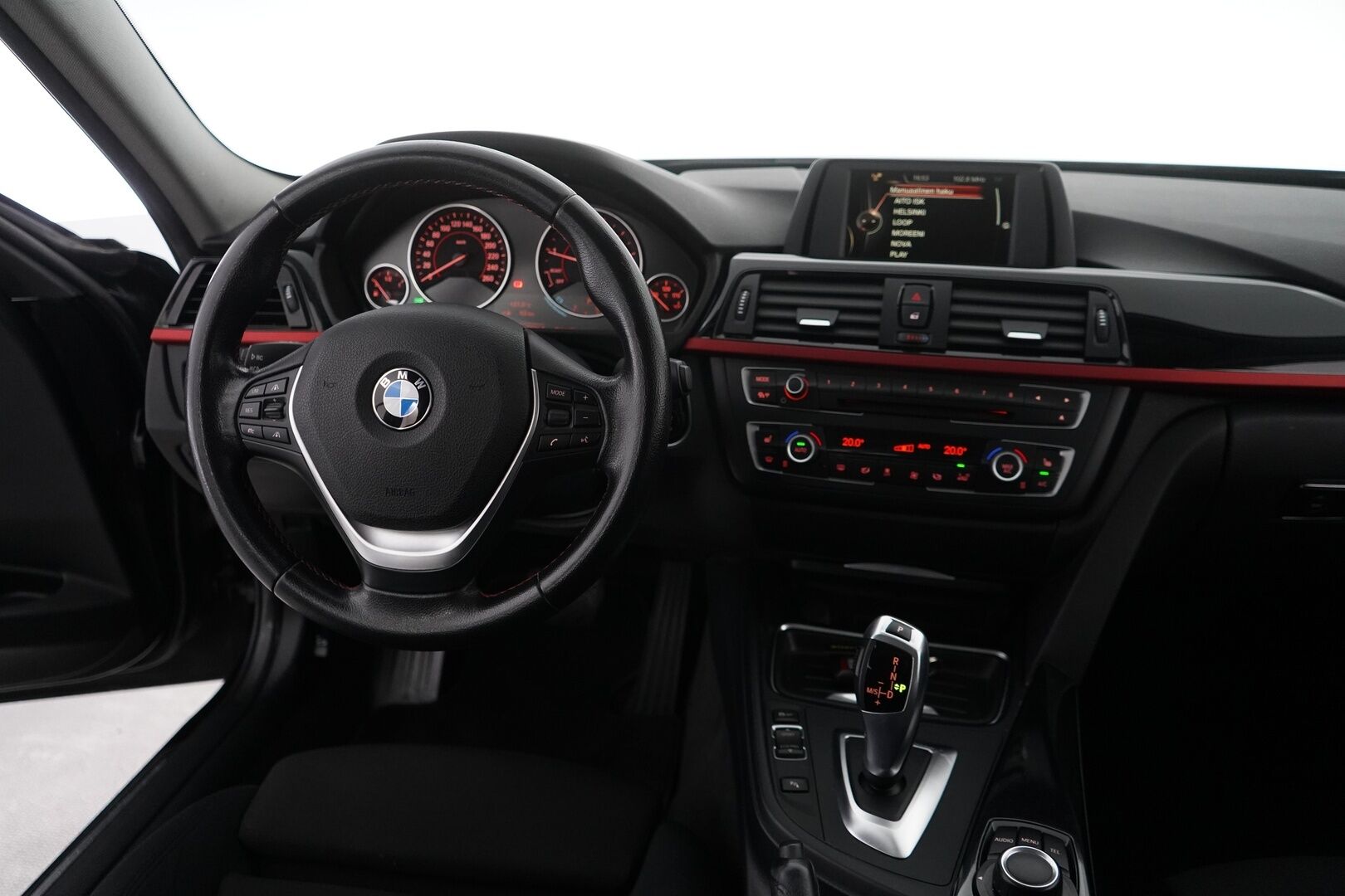 BMW 320 2015 F30 Sedan 320i TwinPower Turbo A xSport Edition * ACC / HiFit / Tutkat / Sporttipenkit * - Suomi-auto / Viimeisin iso huolto 177tkm / Katsastettu 8/25
