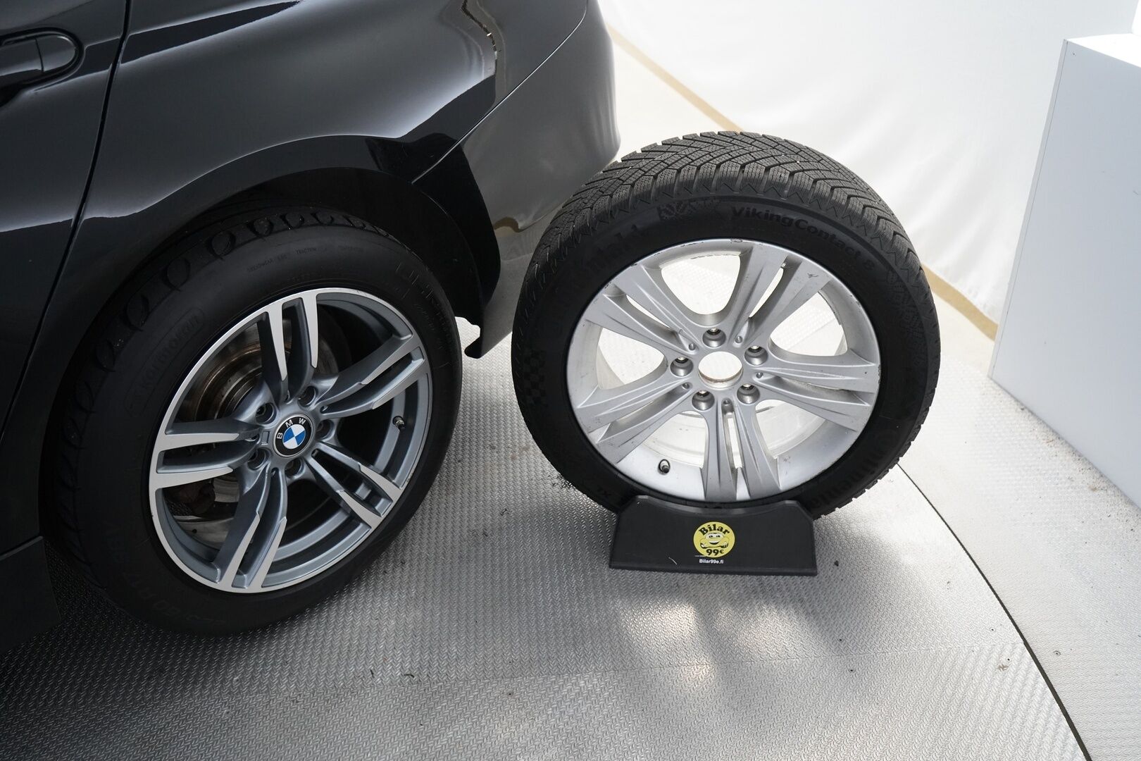 BMW 320 2015 F30 Sedan 320i TwinPower Turbo A xSport Edition * ACC / HiFit / Tutkat / Sporttipenkit * - KATSO KAMPANJAHINTA! / Suomi-auto / Juuri tehty iso huolto! / Katsastettu 8/25 - HULLUT JOULUT KORKOTARJOUS 2,49% 