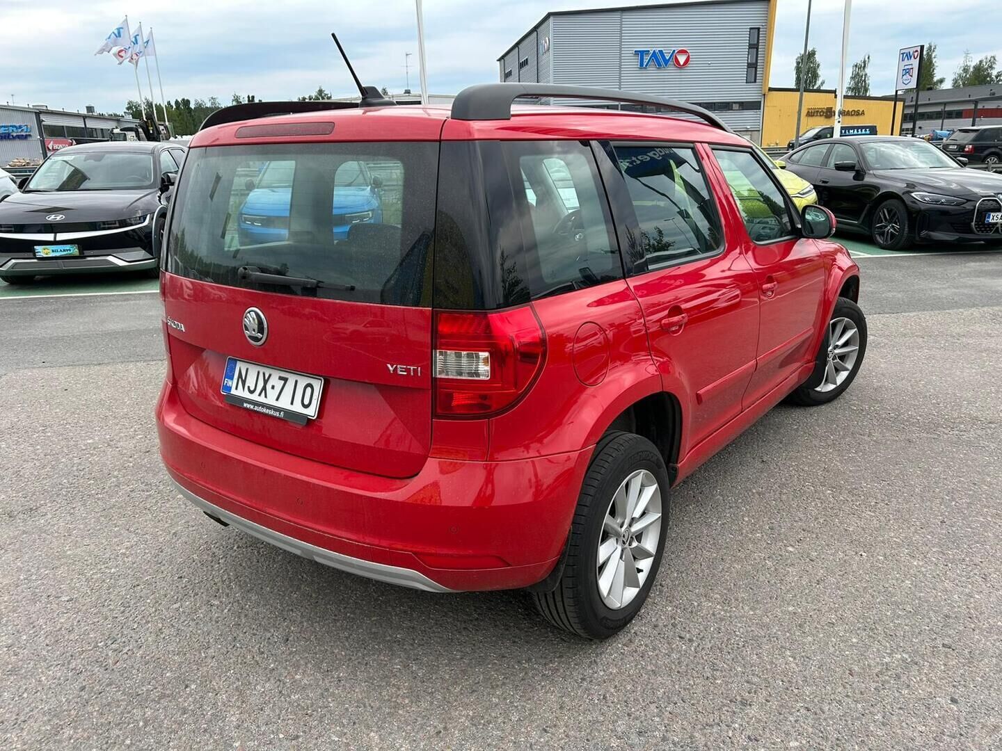 Skoda Yeti 2015 1,2 TSI Ambition - 1OM Suomiauto / Facelift / Navi / Peruutuskamera / Vetokoukku / Lohko & Sisäpistoke / Vakkari / Hyvät varusteet!