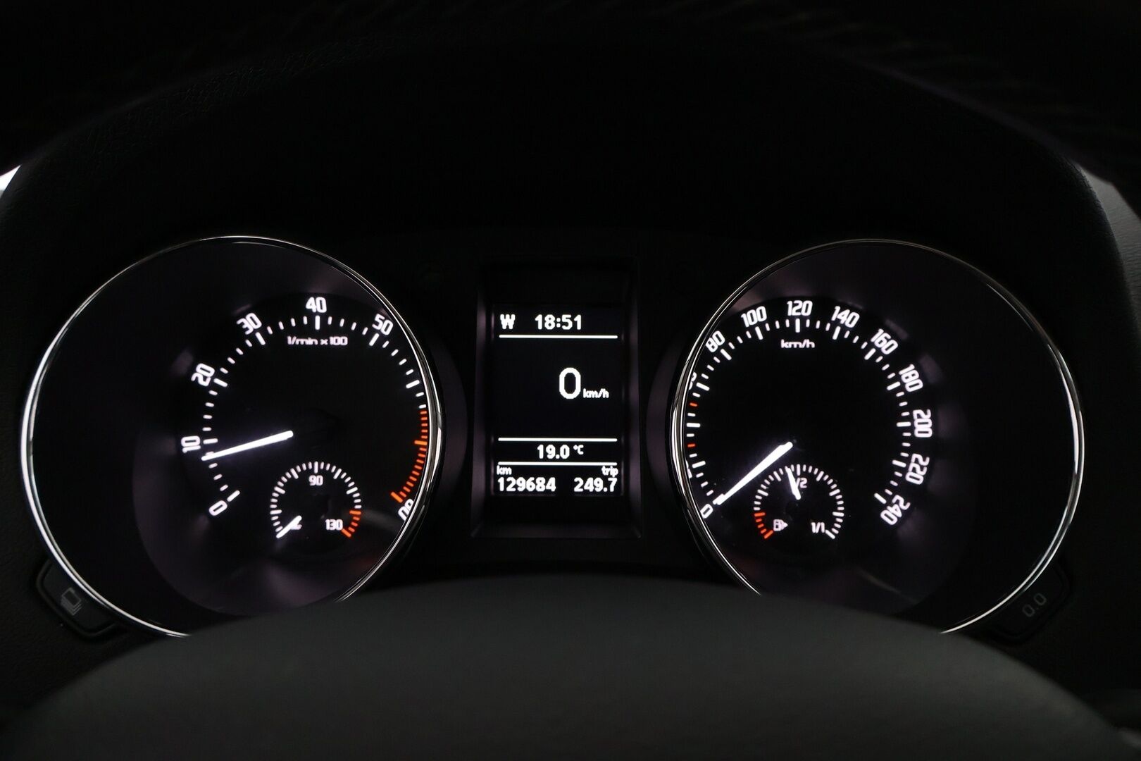 Skoda Yeti 2015 1,2 TSI Ambition - 1OM Suomiauto / Facelift / Navi / Peruutuskamera / Vetokoukku / Lohko & Sisäpistoke / Vakkari / Hyvät varusteet!